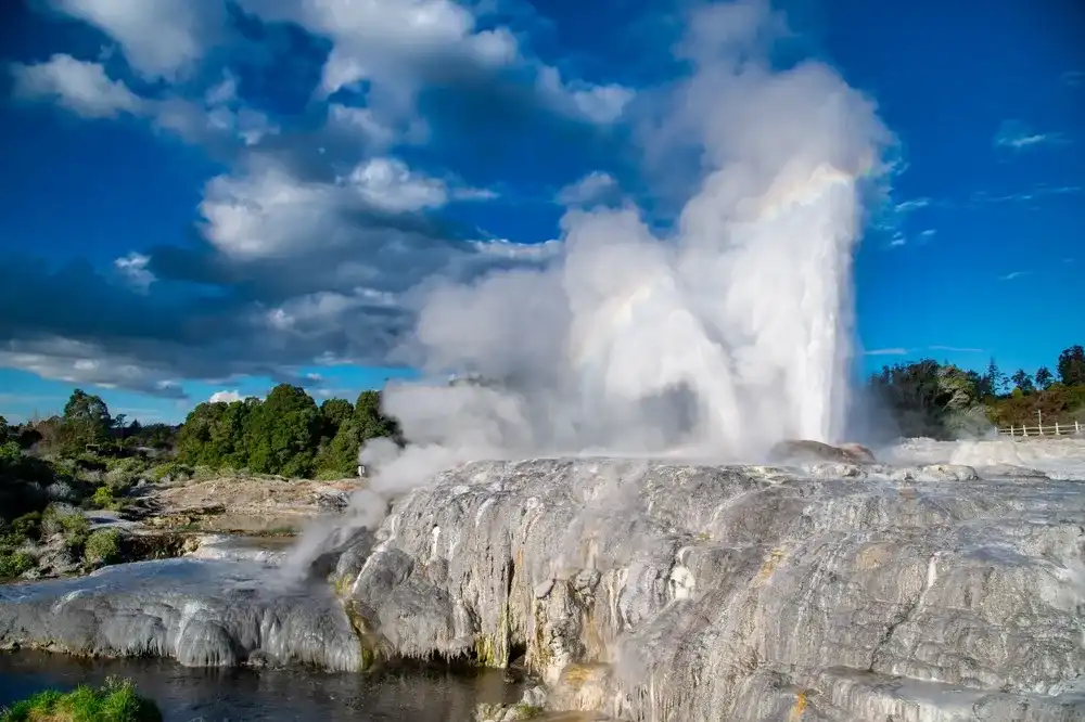 Erupting geysers of Te Puia in Rotorua, New Zealand Erupting geysers of Te Puia in Rotorua, New Zealand