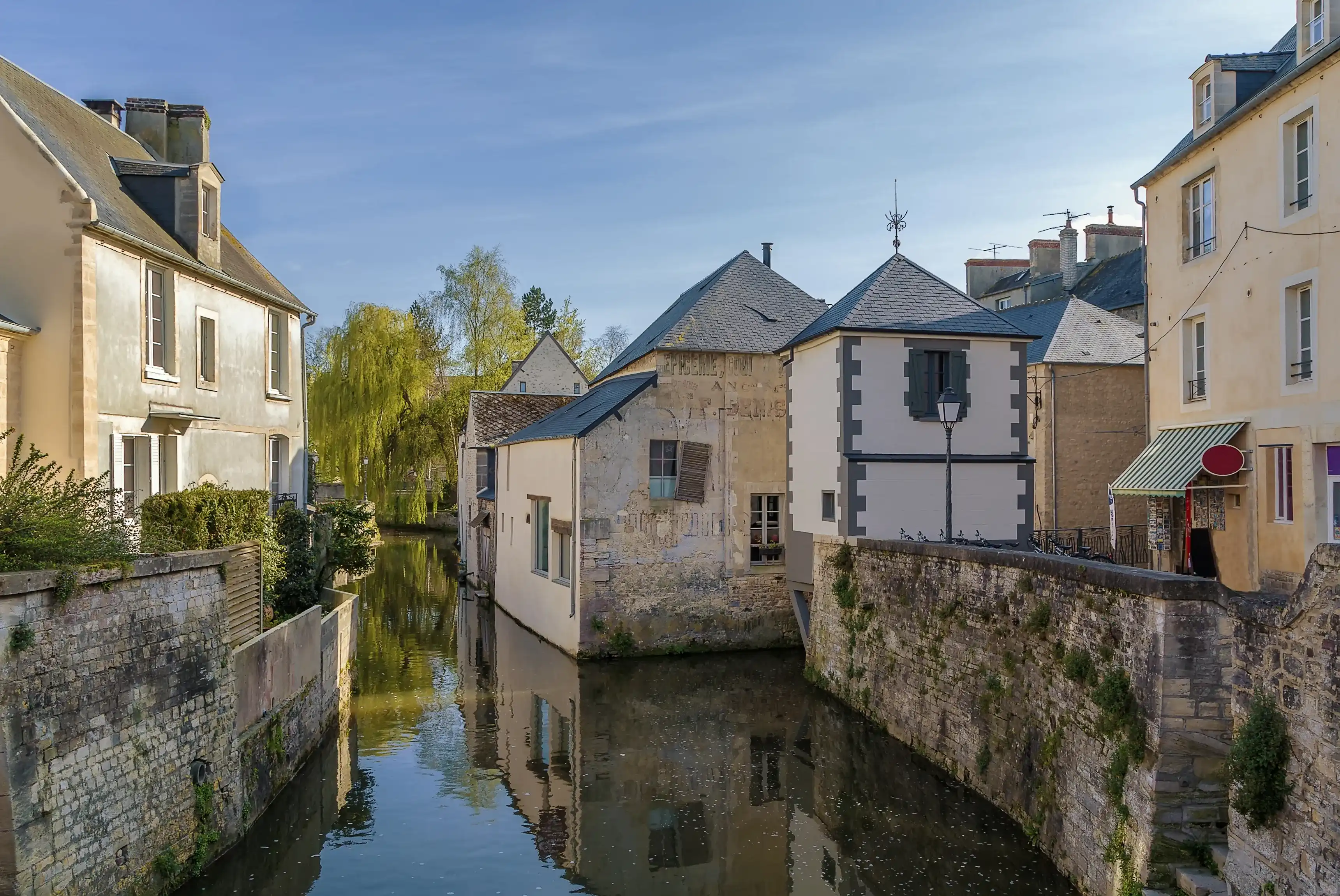 Best Bayeux hotels. Cheap hotels in Bayeux, France Best Bayeux hotels. Cheap hotels in Bayeux, France