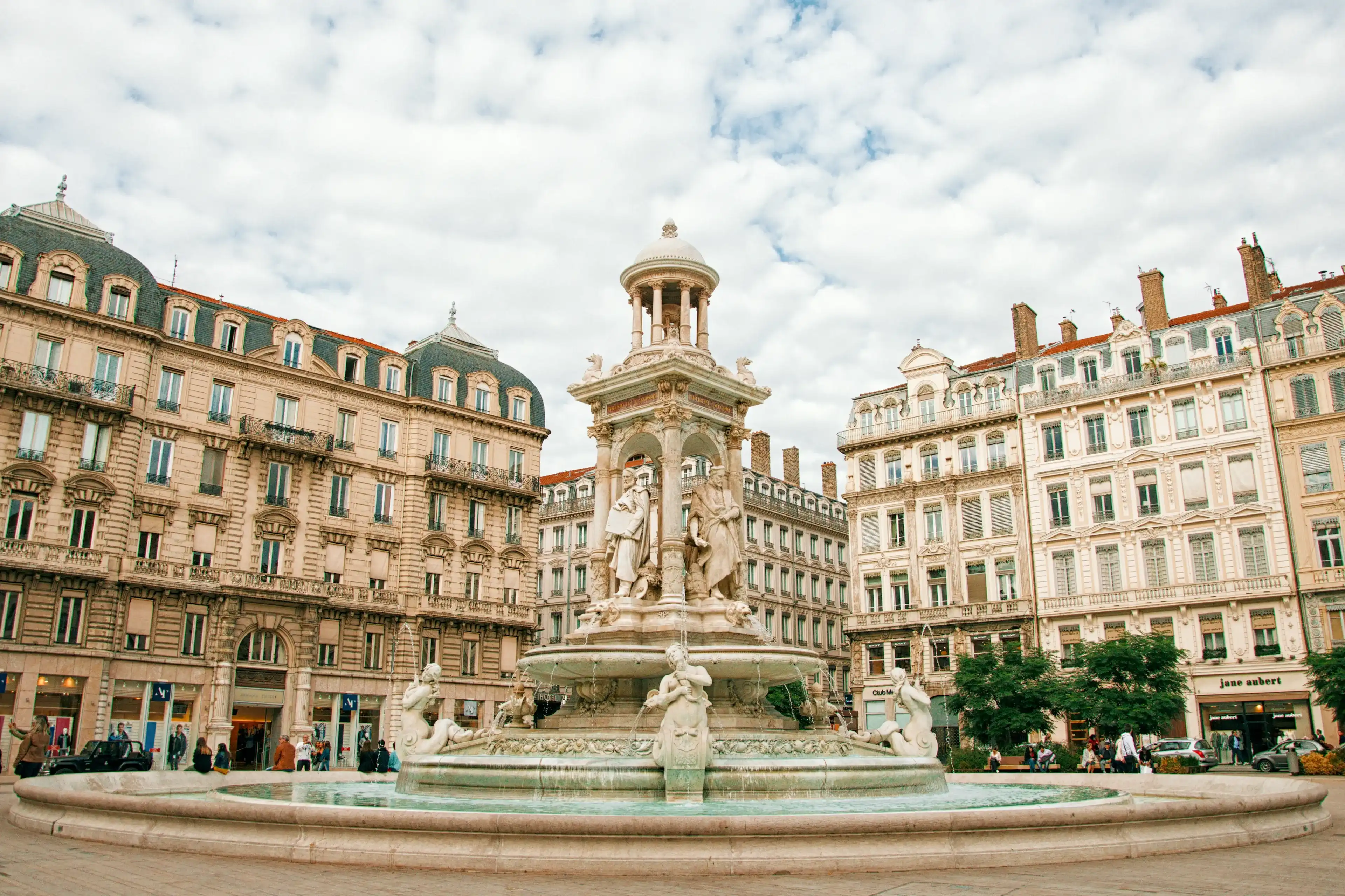 Best Lyon hotels. Cheap hotels in Lyon, France Best Lyon hotels. Cheap hotels in Lyon, France