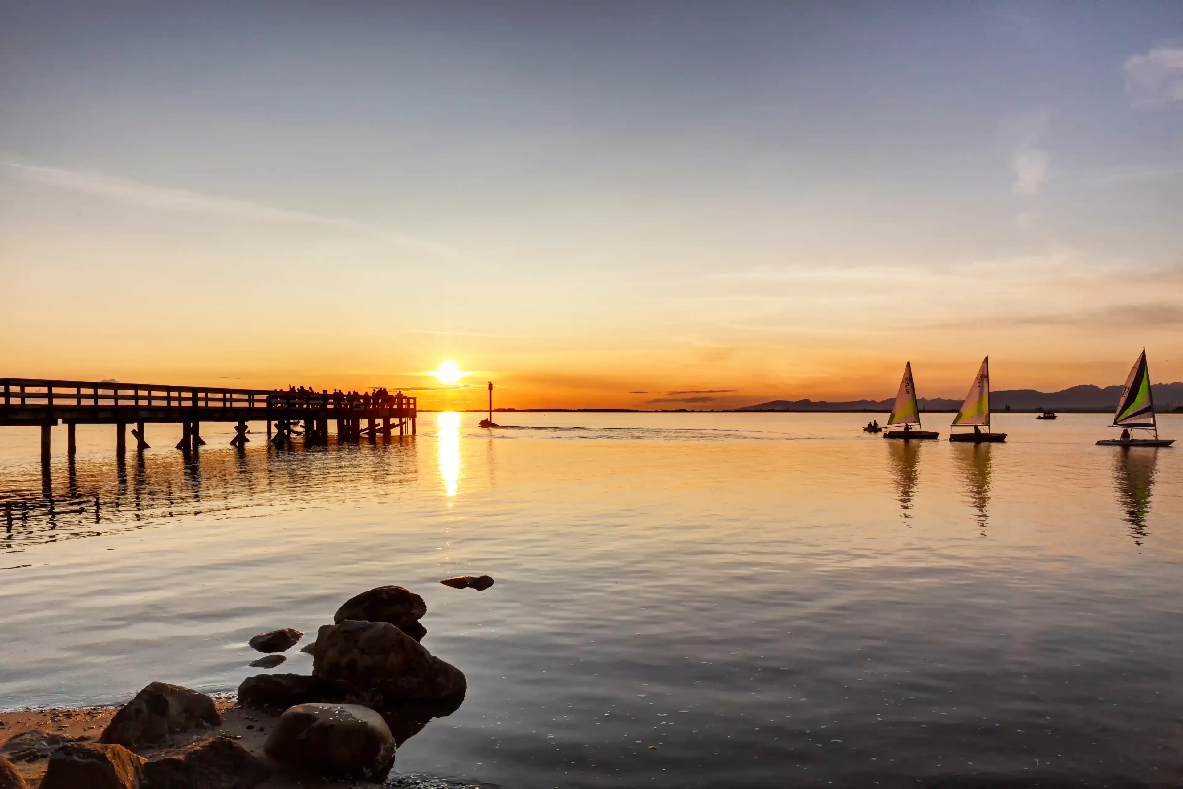 Best Surrey hotels. Cheap hotels in Surrey, British Columbia, Canada Best Surrey hotels. Cheap hotels in Surrey, British Columbia, Canada