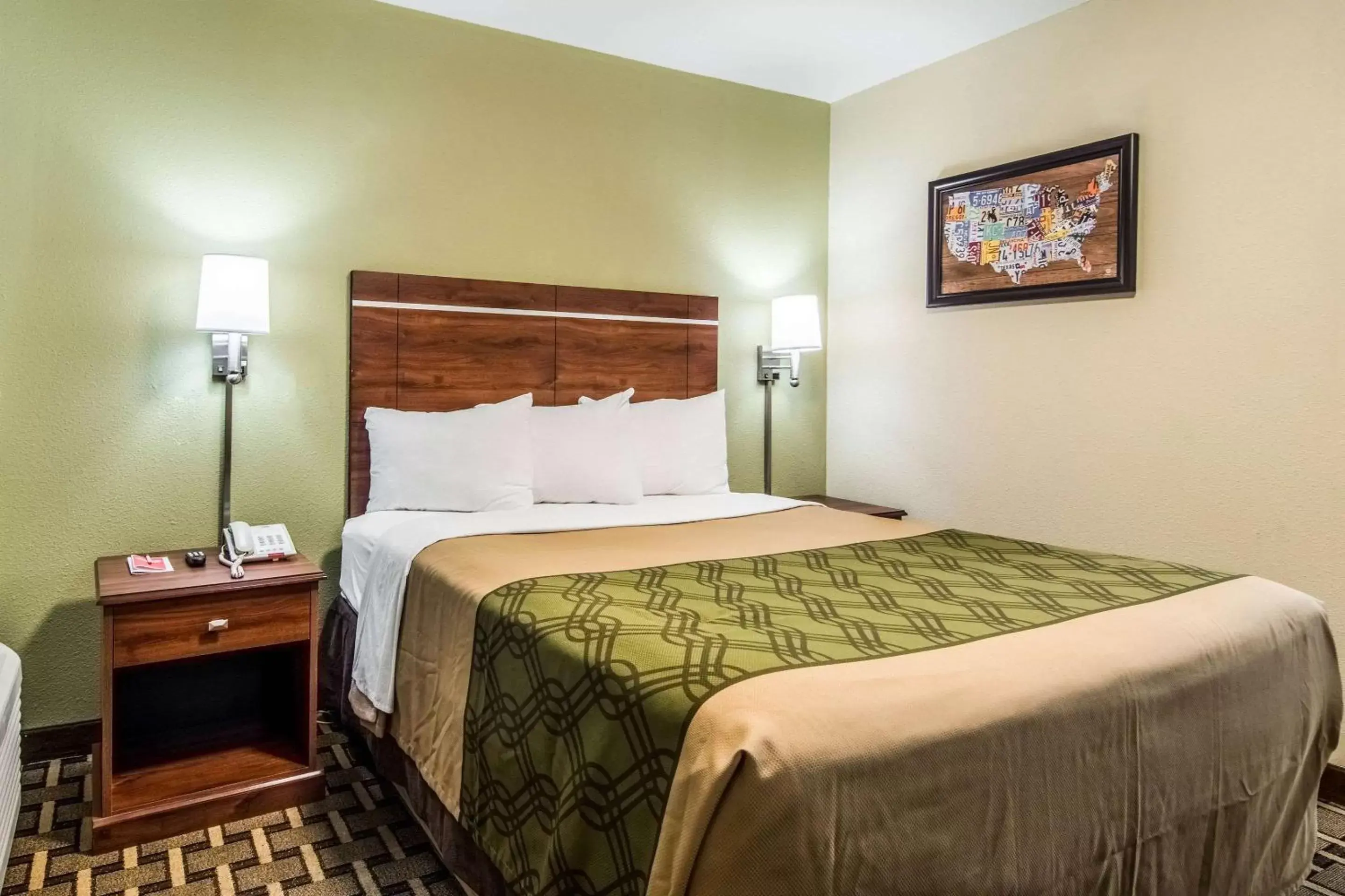 Standard Queen Room - Smoking in Econo Lodge Standard Queen Room - Smoking in Econo Lodge