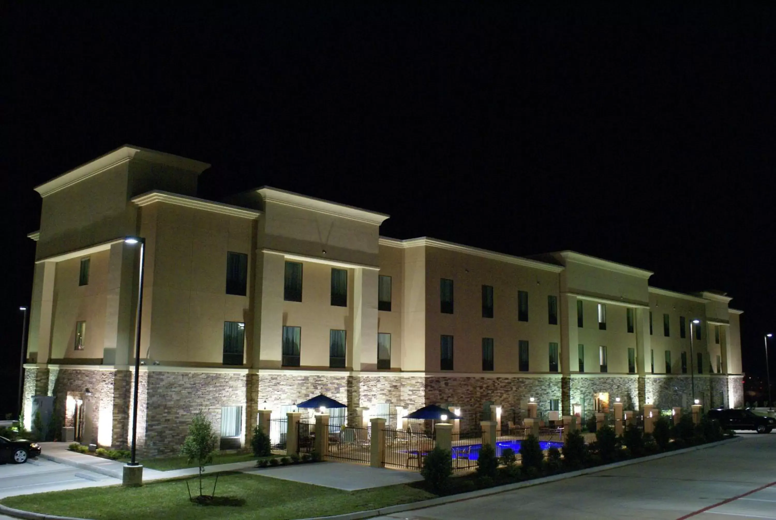 Hampton Inn & Suites Center Hampton Inn & Suites Center