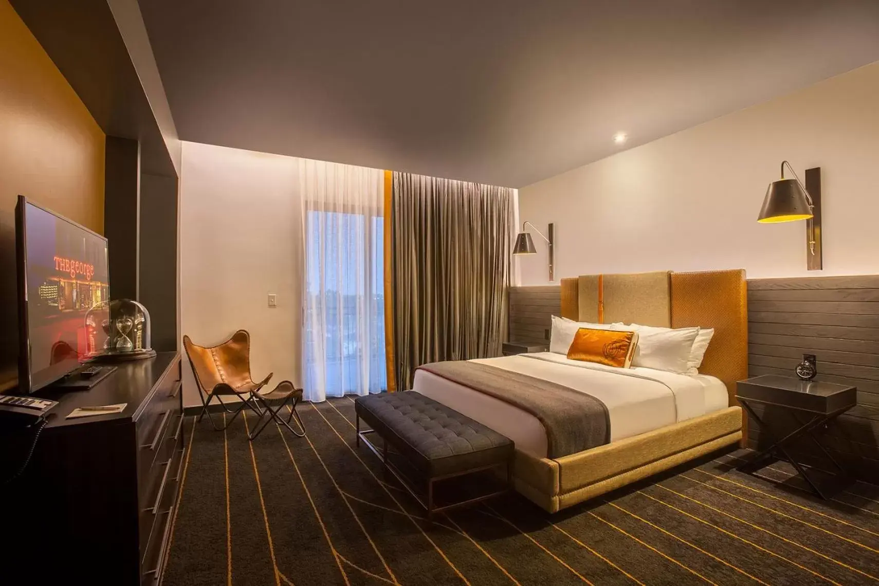 Traditional King Room in The George, by Valencia Hotel Collection Traditional King Room in The George, by Valencia Hotel Collection