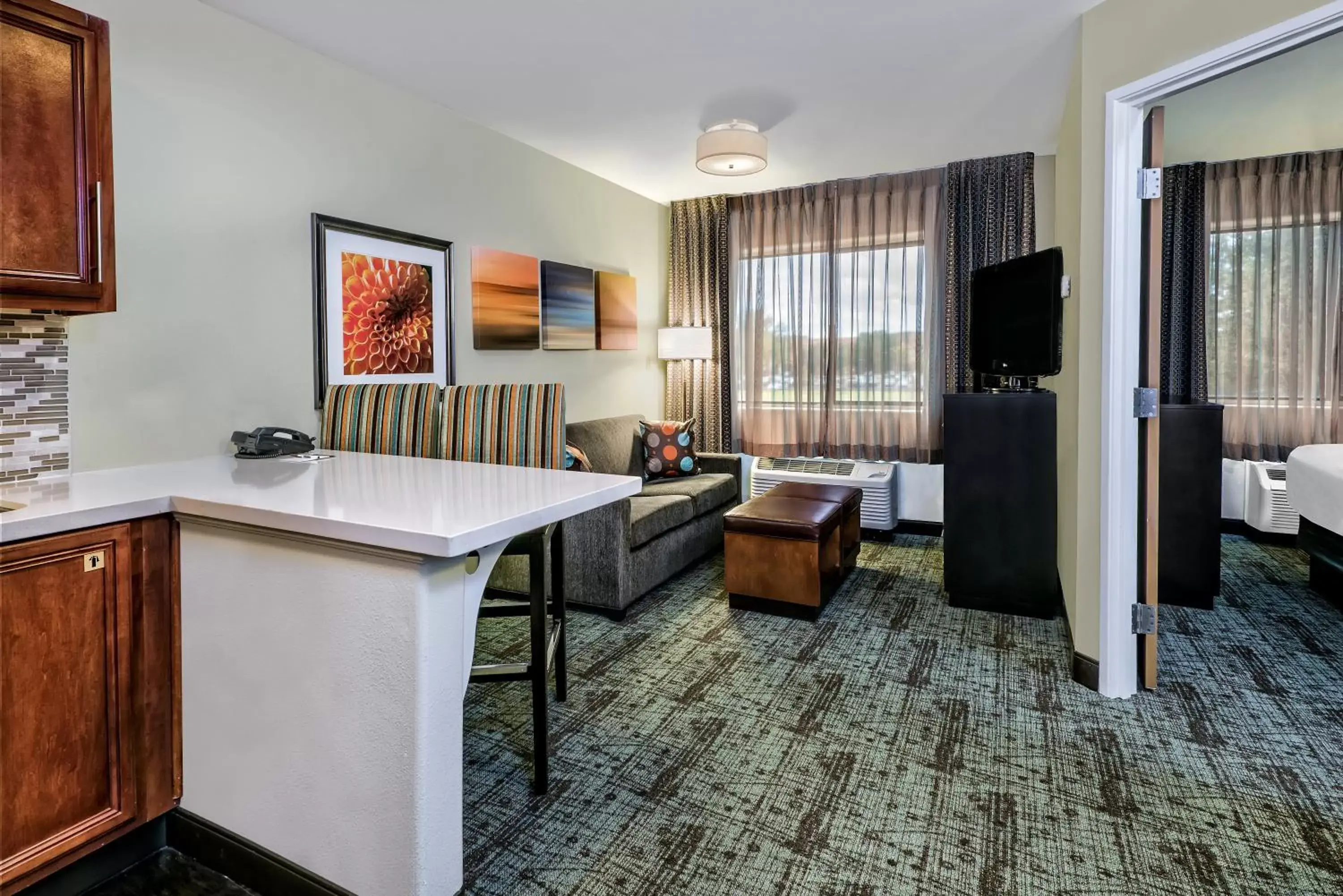 One-Bedroom Suite with King Bed Mobility Access Tub - Non-Smoking in Staybridge Suites Lubbock-University Area by IHG One-Bedroom Suite with King Bed Mobility Access Tub - Non-Smoking in Staybridge Suites Lubbock-University Area by IHG