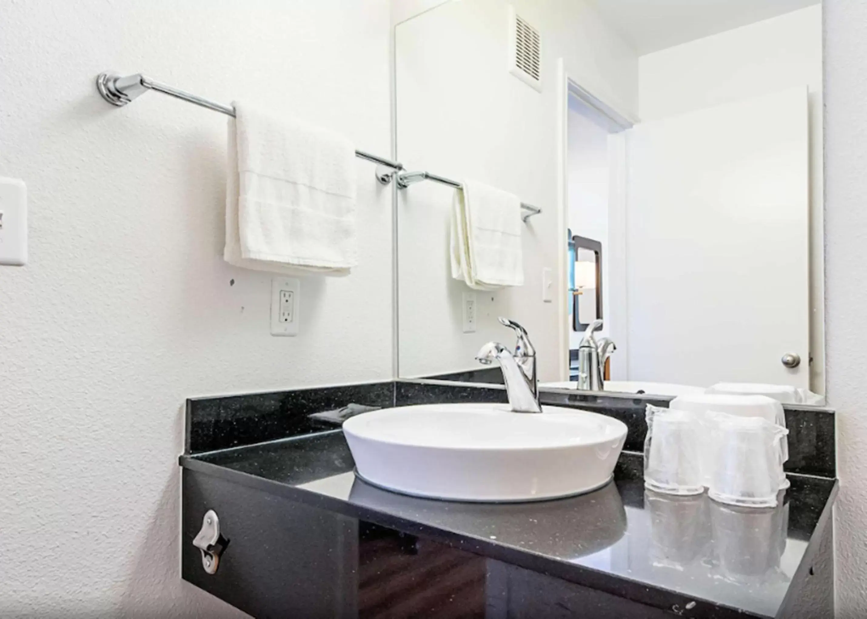 Double Room - Disability Access - Roll In Shower in Motel 6-Corpus Christi, TX - Northwest Double Room - Disability Access - Roll In Shower in Motel 6-Corpus Christi, TX - Northwest