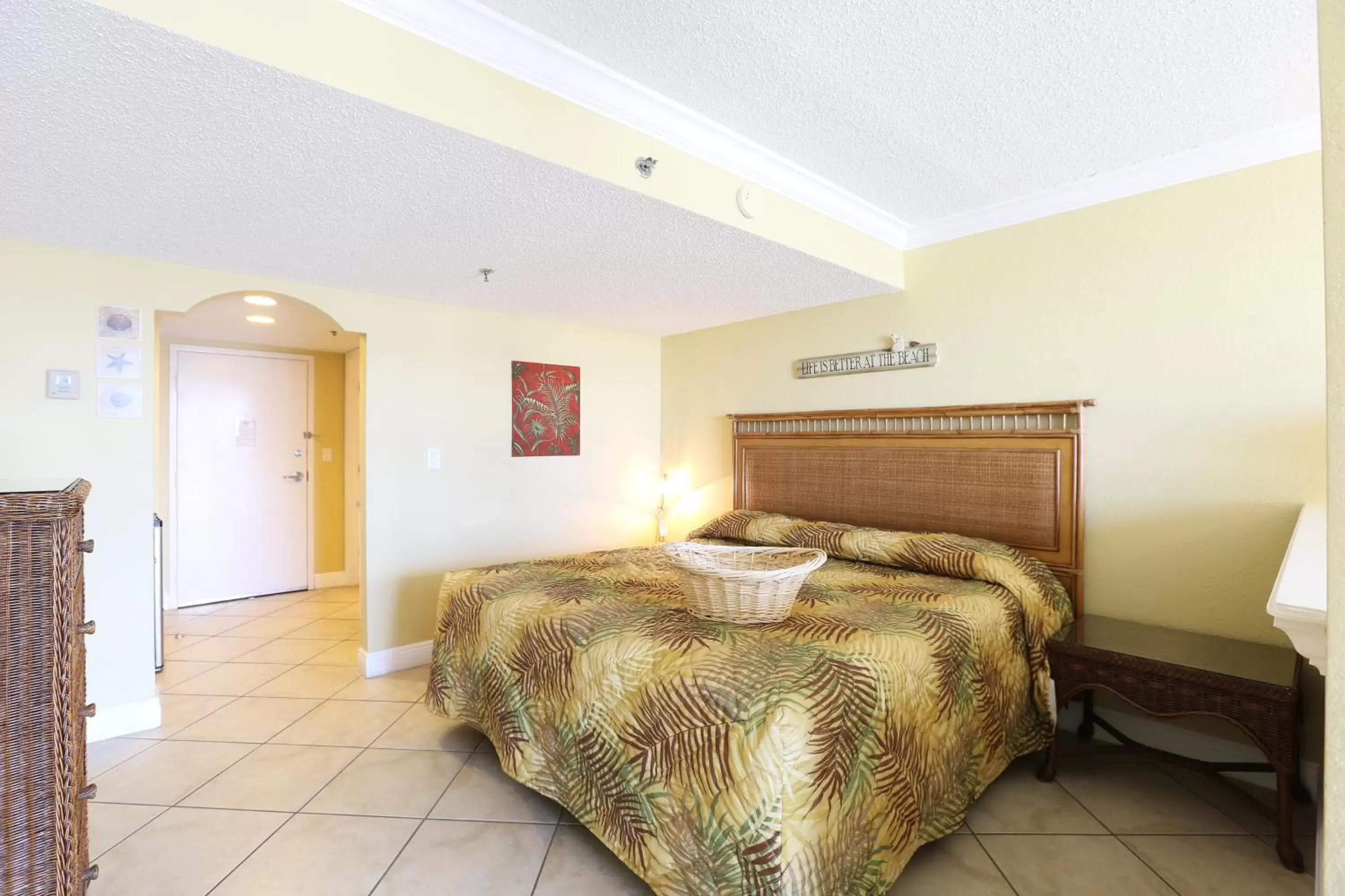 King Studio with Pool View in Barefoot Beach Club King Studio with Pool View in Barefoot Beach Club