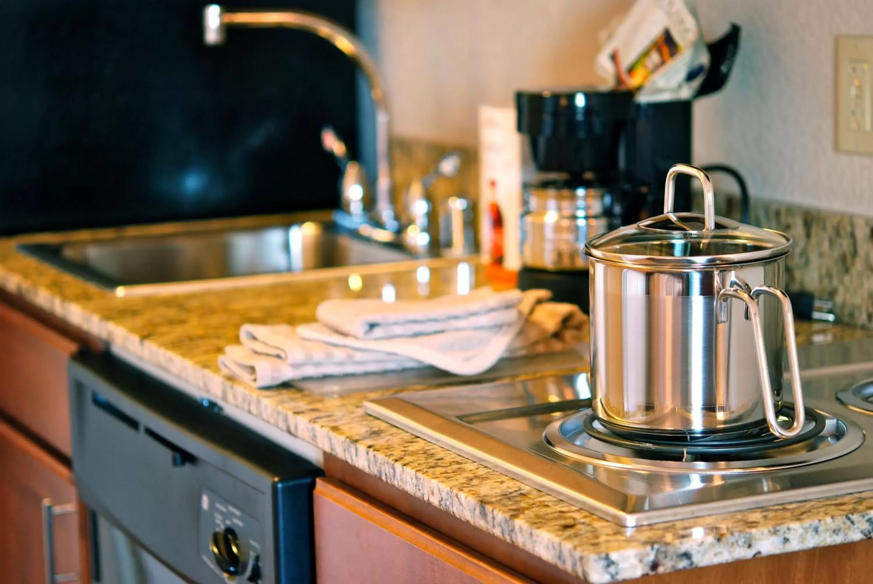 Queen Suite with Bath Tub - Disability Access/Non-Smoking in Candlewood Suites Turlock, an IHG Hotel Queen Suite with Bath Tub - Disability Access/Non-Smoking in Candlewood Suites Turlock, an IHG Hotel