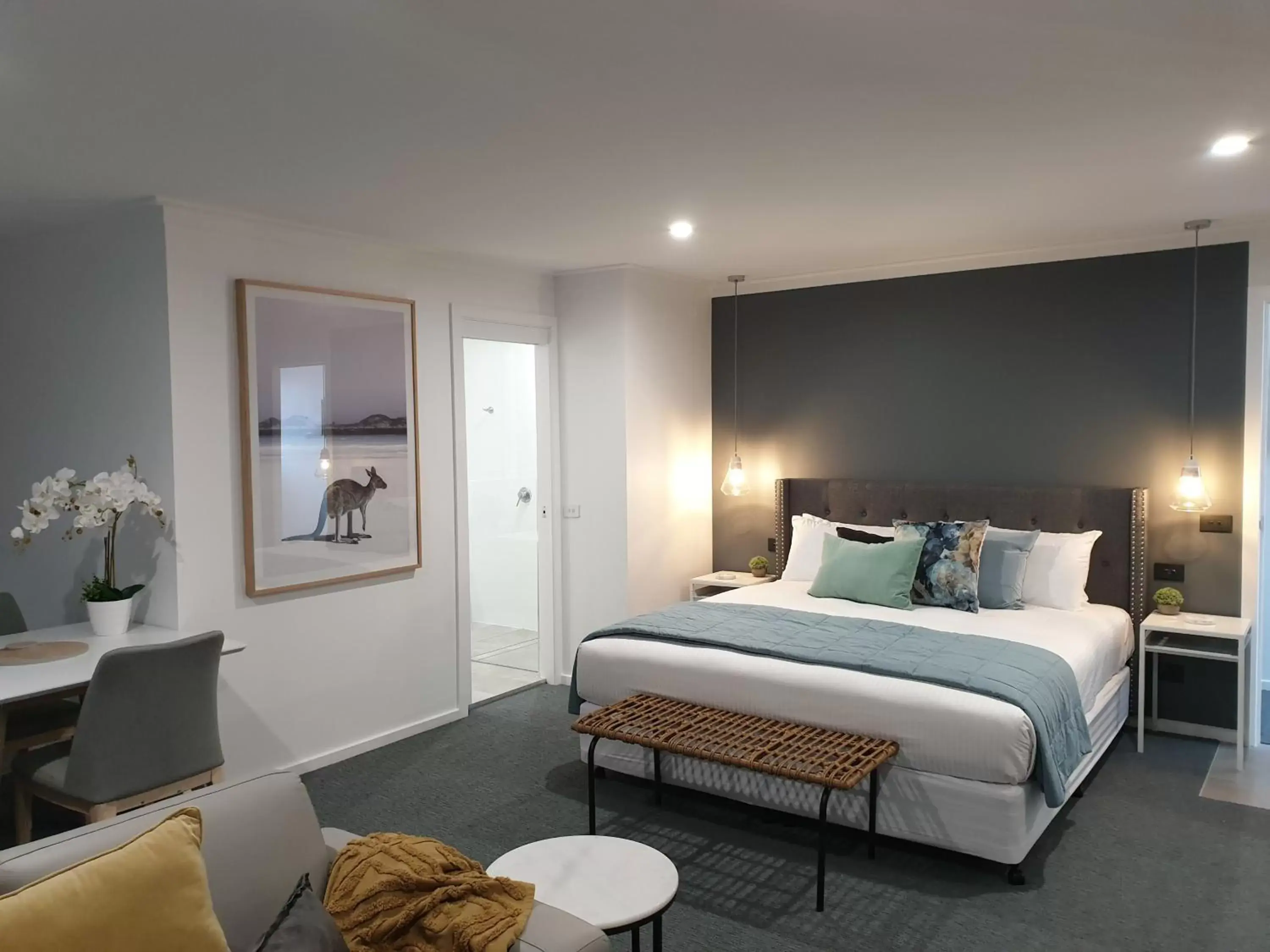 Suite with Spa Bath in Twofold Bay Motor Inn Suite with Spa Bath in Twofold Bay Motor Inn