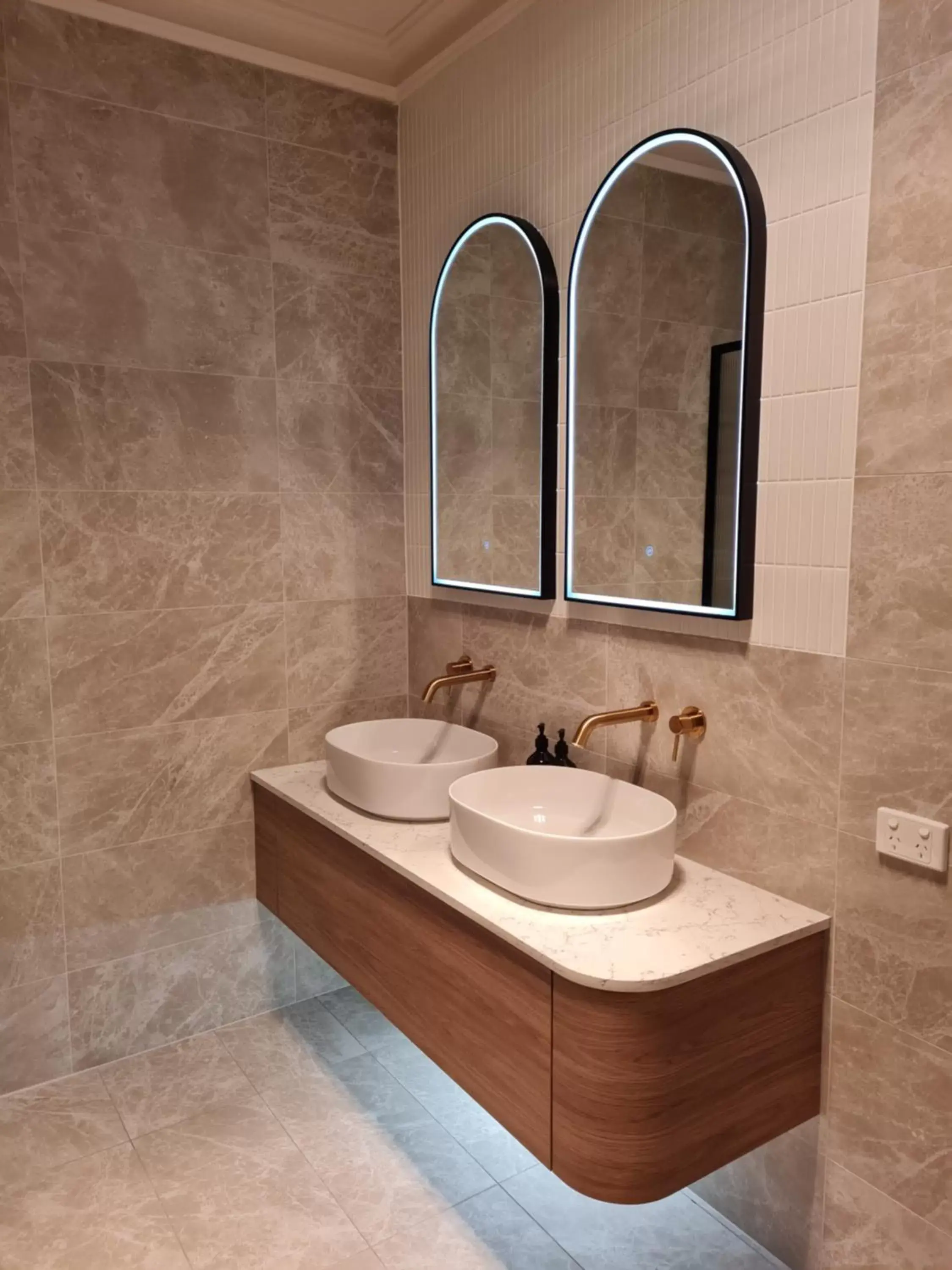 Standard Queen Room in Mount Gambier Hotel Standard Queen Room in Mount Gambier Hotel