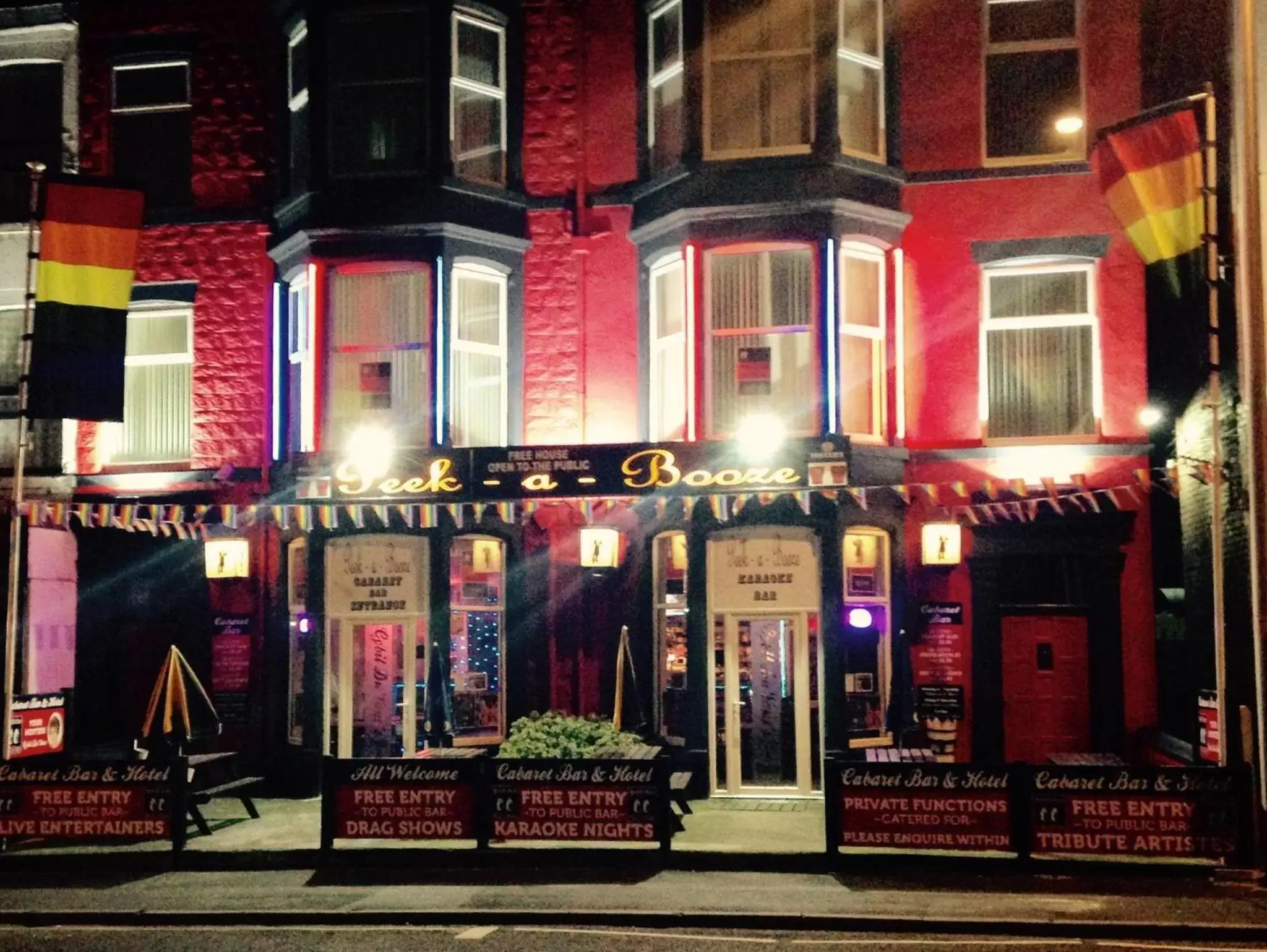 Facade/entrance in Peek-a-Booze - Budget Hotel - Adults Only Facade/entrance in Peek-a-Booze - Budget Hotel - Adults Only