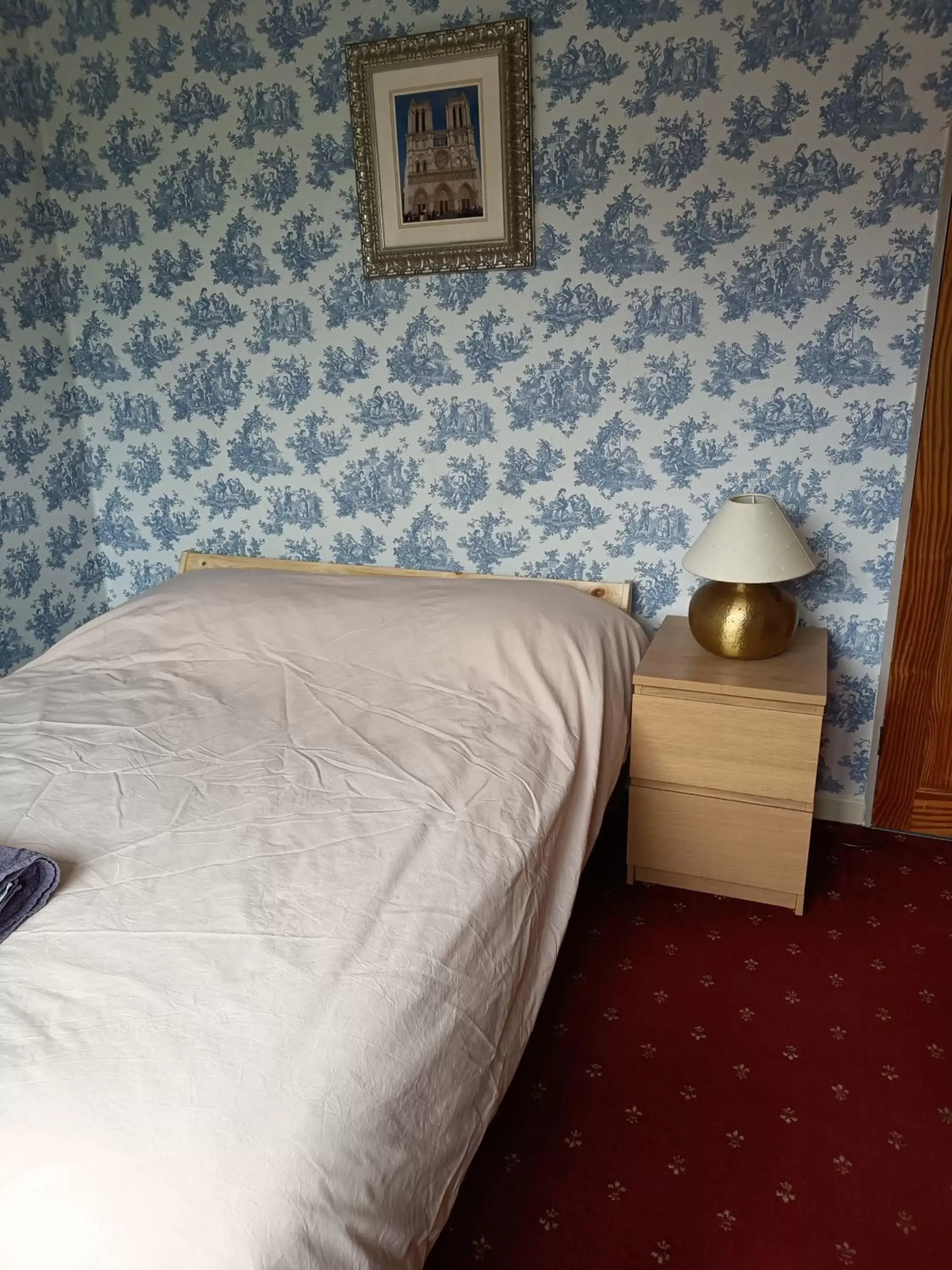 Budget Double Room in Hotel 5 Ravenhurst Drive M6 J7 Budget Double Room in Hotel 5 Ravenhurst Drive M6 J7