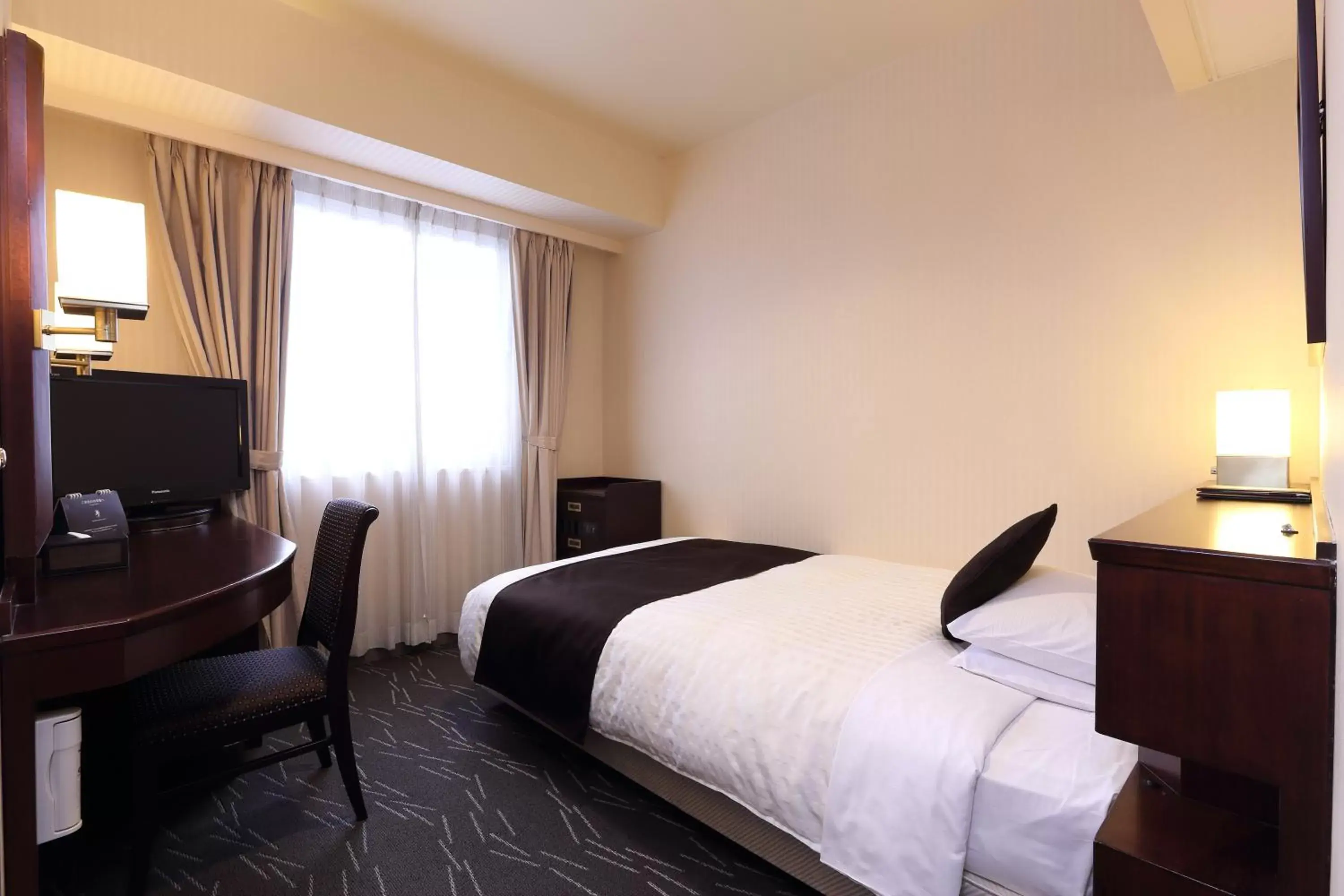 Business Single Room - Non-Smoking in Nishitetsu Grand Hotel Business Single Room - Non-Smoking in Nishitetsu Grand Hotel