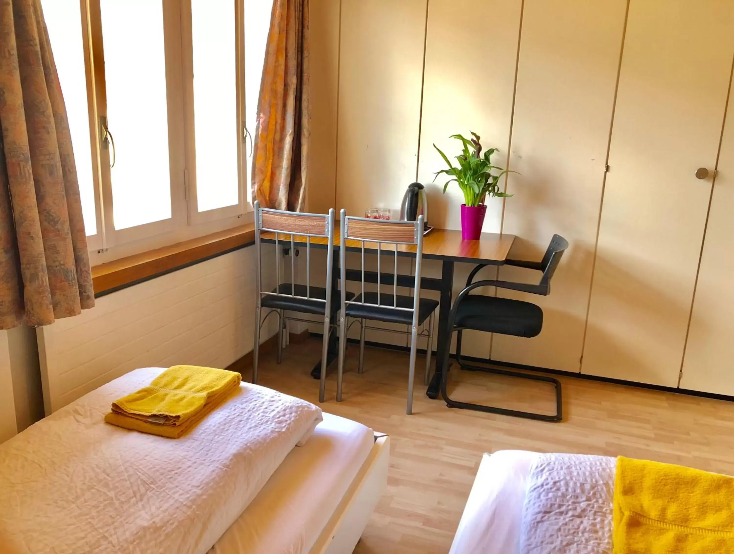 Triple Room with Shared Toilet in Interlaken Marco Hostel Triple Room with Shared Toilet in Interlaken Marco Hostel