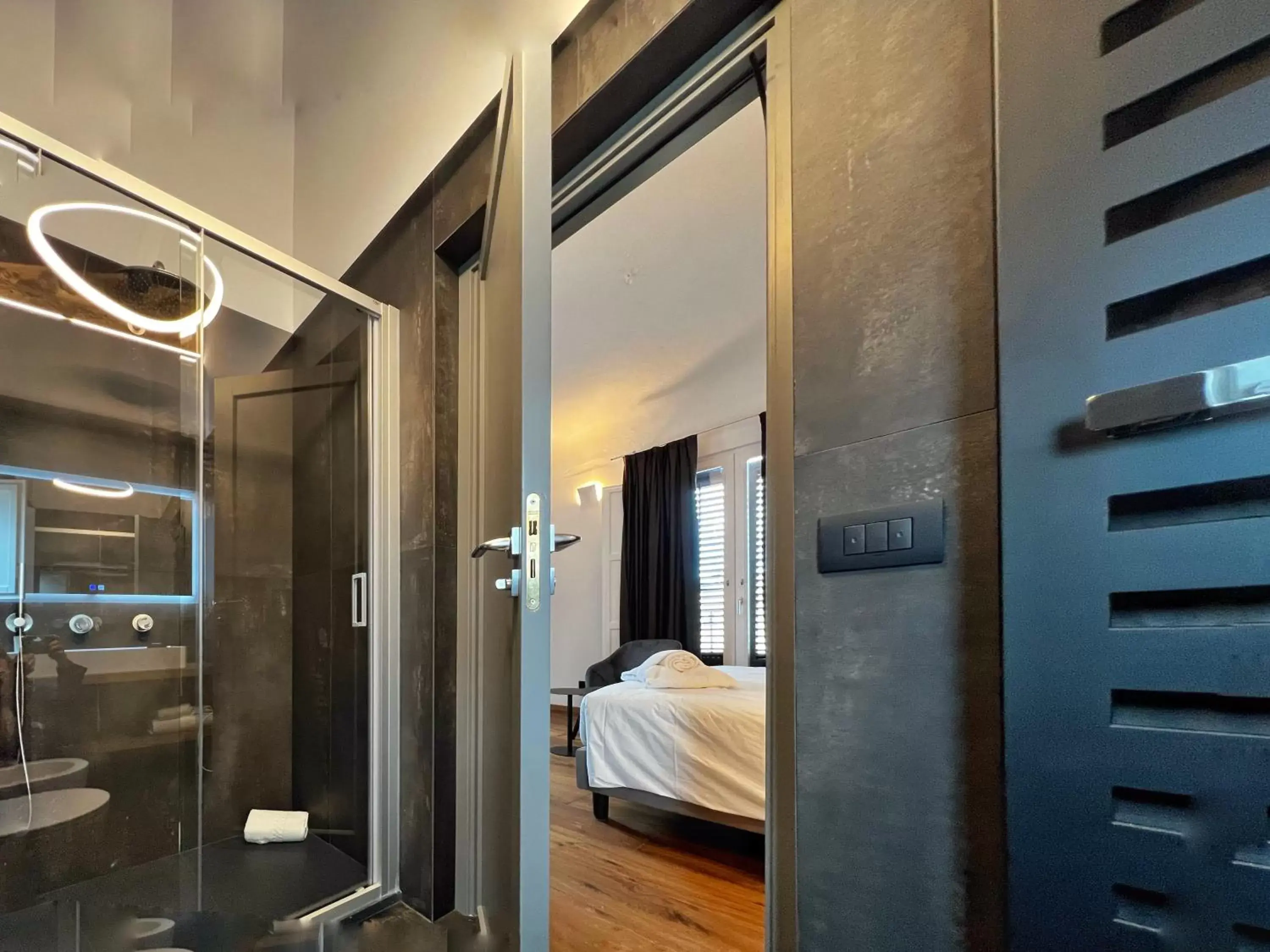 Deluxe Queen Room in Gioiamia - Luxury Rooms in Cattedrale Deluxe Queen Room in Gioiamia - Luxury Rooms in Cattedrale