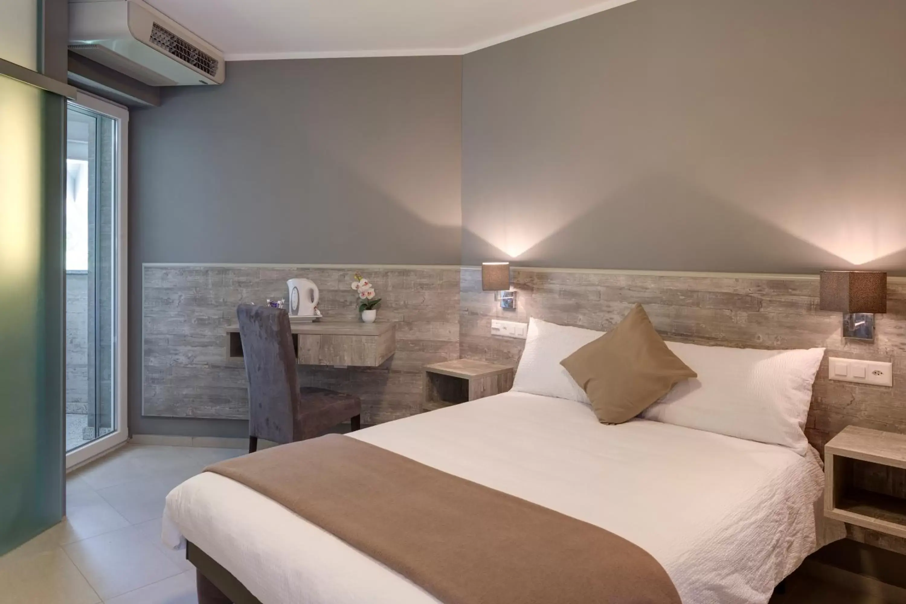 Deluxe Double Room with Balcony in Hotel Liberty Self Check-In Deluxe Double Room with Balcony in Hotel Liberty Self Check-In