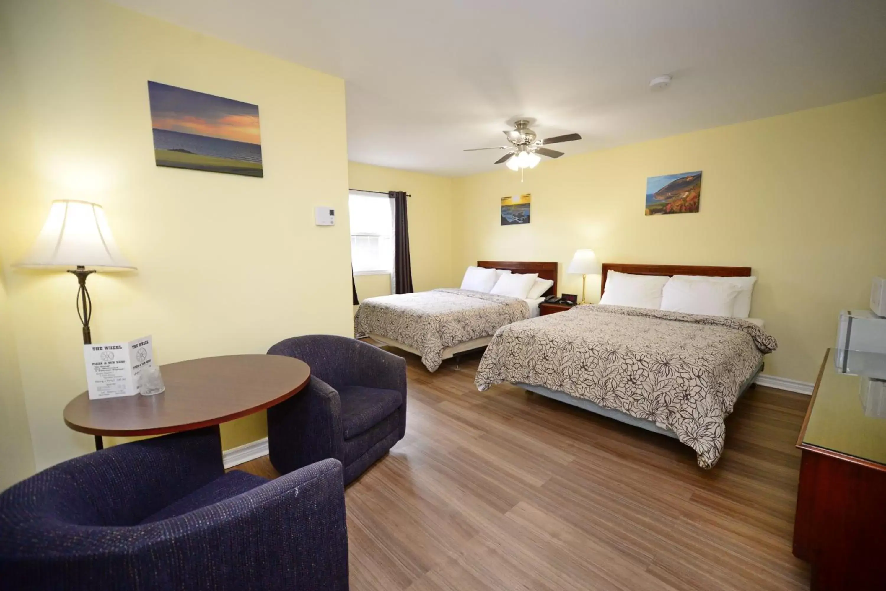 Queen Room with Two Queen Beds in Homeward Inns of Canada Queen Room with Two Queen Beds in Homeward Inns of Canada