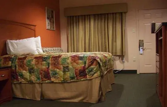 King Suite - Non-Smoking in Budgetel Inn and Suites King Suite - Non-Smoking in Budgetel Inn and Suites