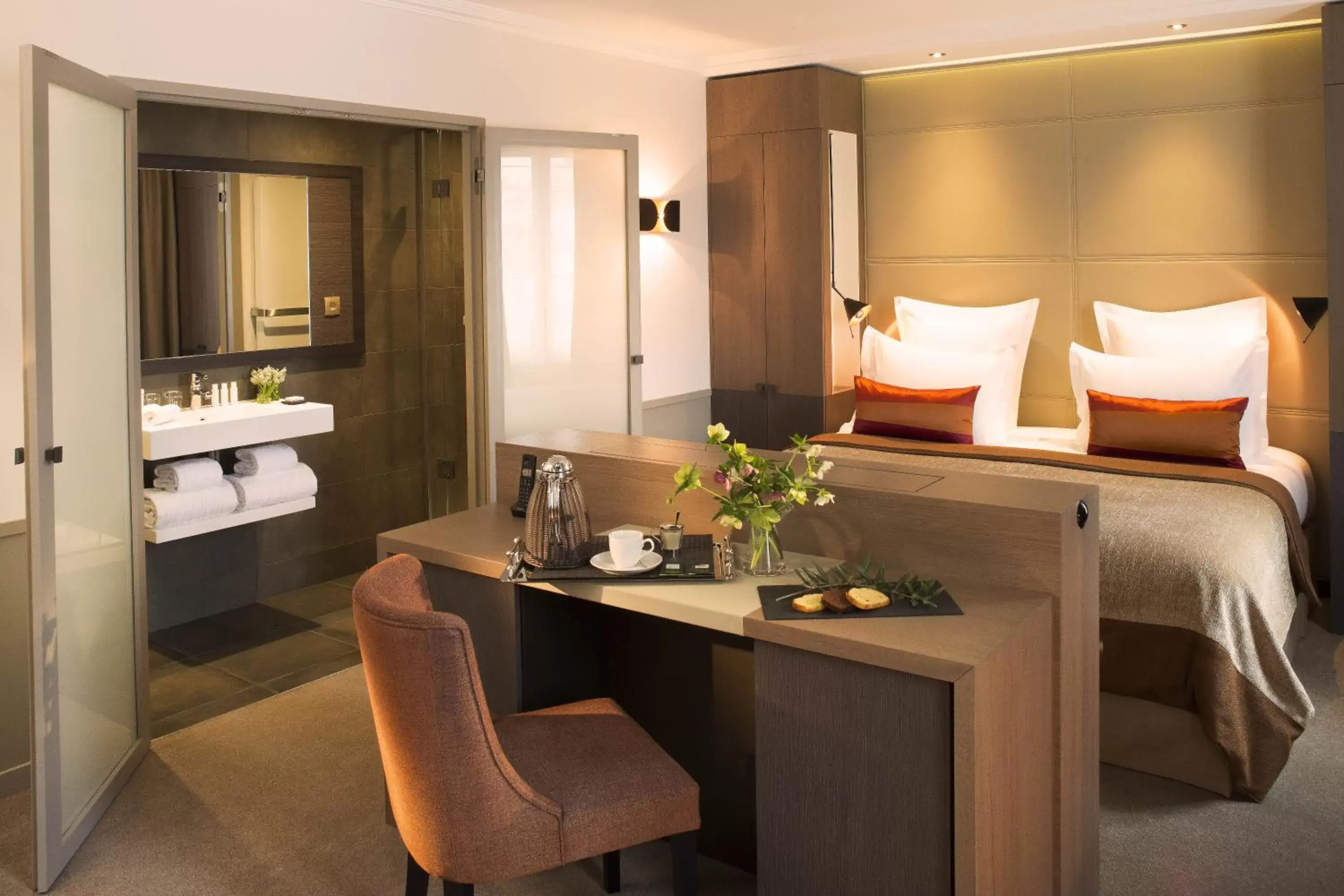 Deluxe Double or Twin Room in Hotel Villa Saxe Eiffel Deluxe Double or Twin Room in Hotel Villa Saxe Eiffel