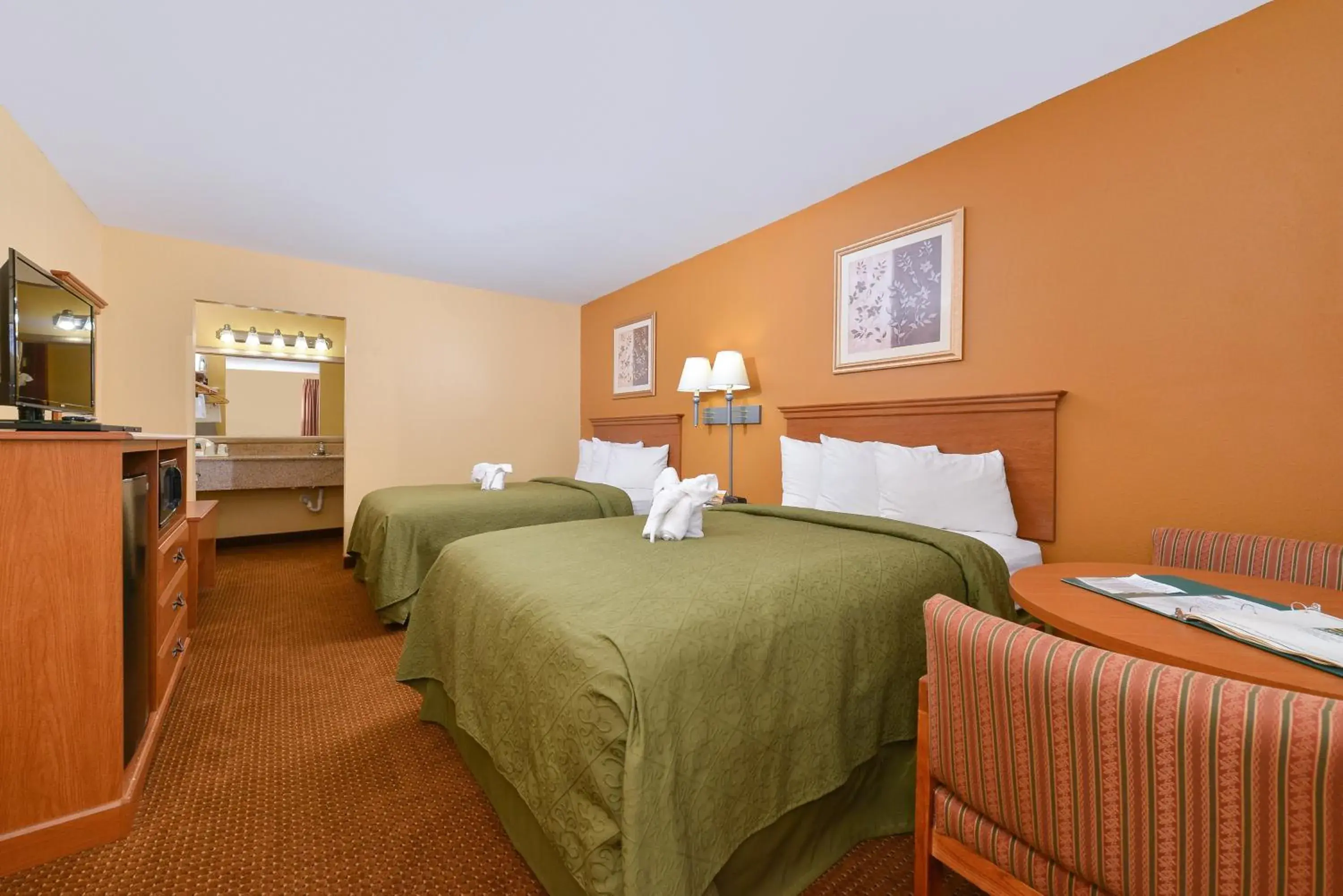 Double Room with Two Double Beds - Non-Smoking in Quality Inn & Suites Cartersville North Double Room with Two Double Beds - Non-Smoking in Quality Inn & Suites Cartersville North