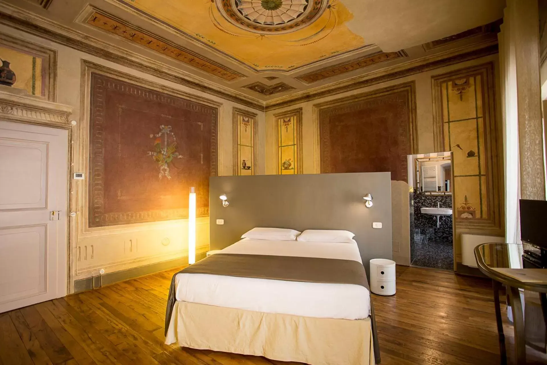 Classic Suite in Cortona Charme Classic Suite in Cortona Charme