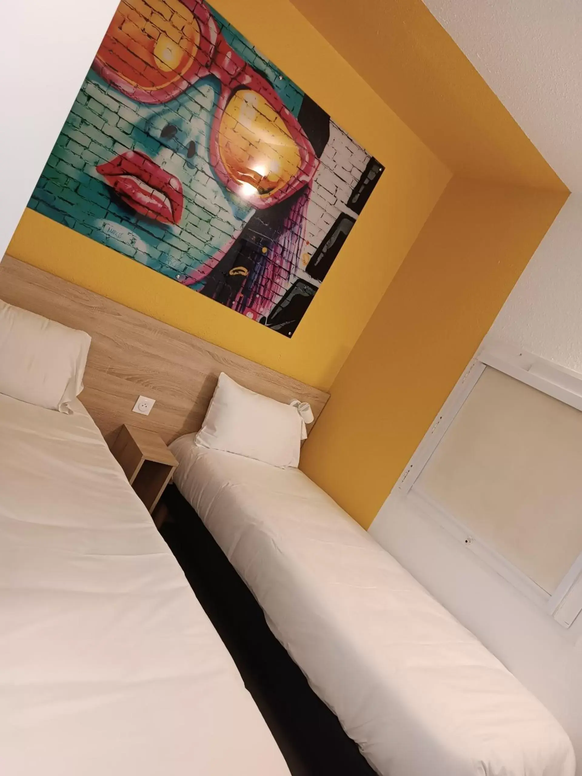 2 Single Beds in Kyriad Direct Moulins Sud - Yzeure 2 Single Beds in Kyriad Direct Moulins Sud - Yzeure