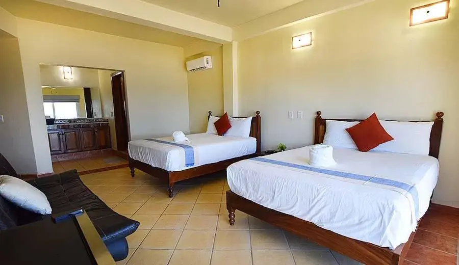 Standard Quadruple Room in HOTEL EL CORAL Standard Quadruple Room in HOTEL EL CORAL