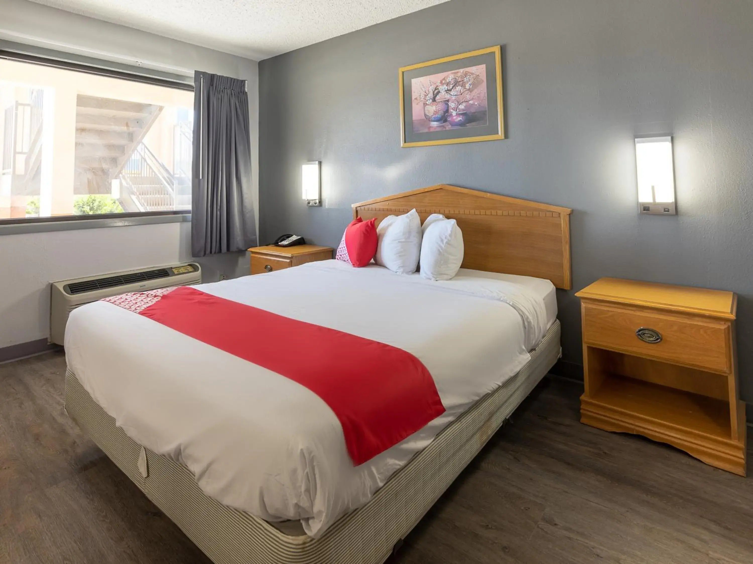 Queen Room in Quality Inn Queen Room in Quality Inn