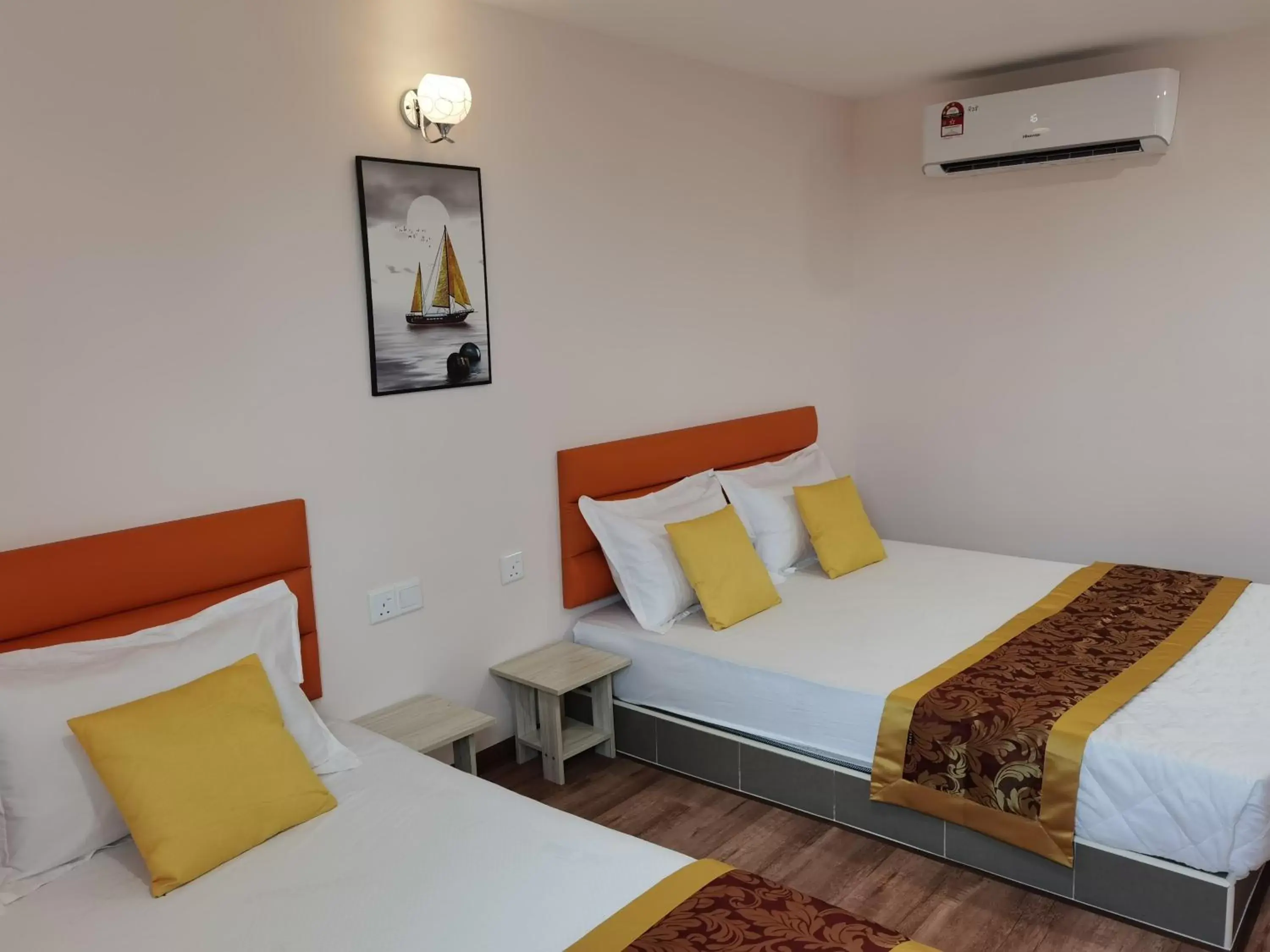 Family Room in MORNINGS HOTEL Family Room in MORNINGS HOTEL