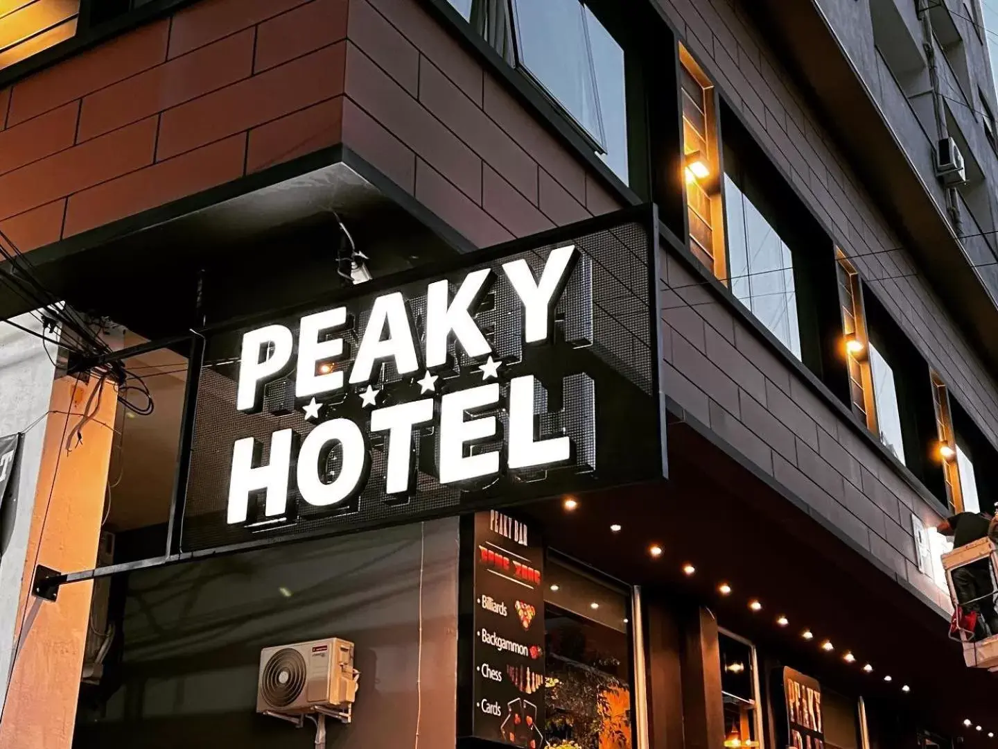 Peaky Hotel Peaky Hotel
