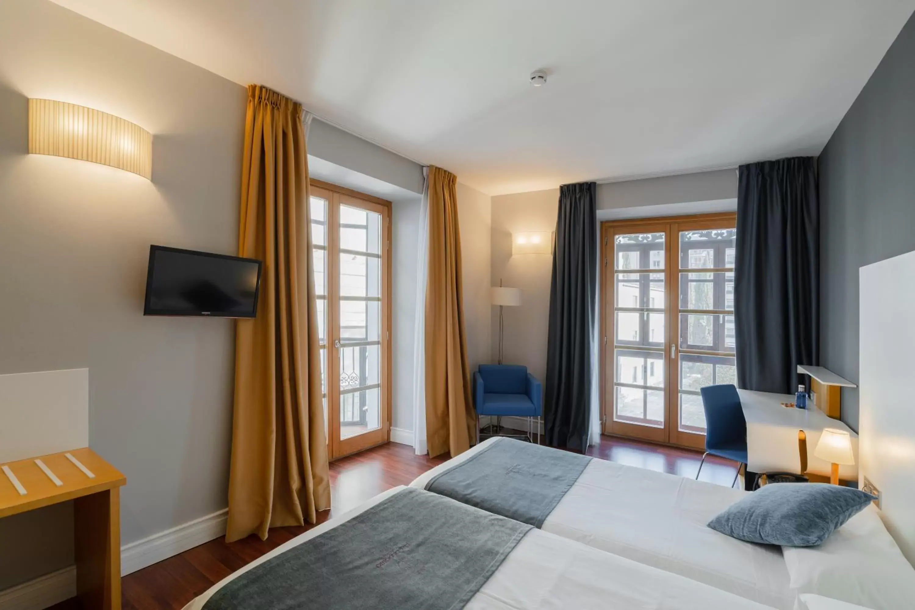 Twin Room with City View in Hotel El Coloquio Twin Room with City View in Hotel El Coloquio