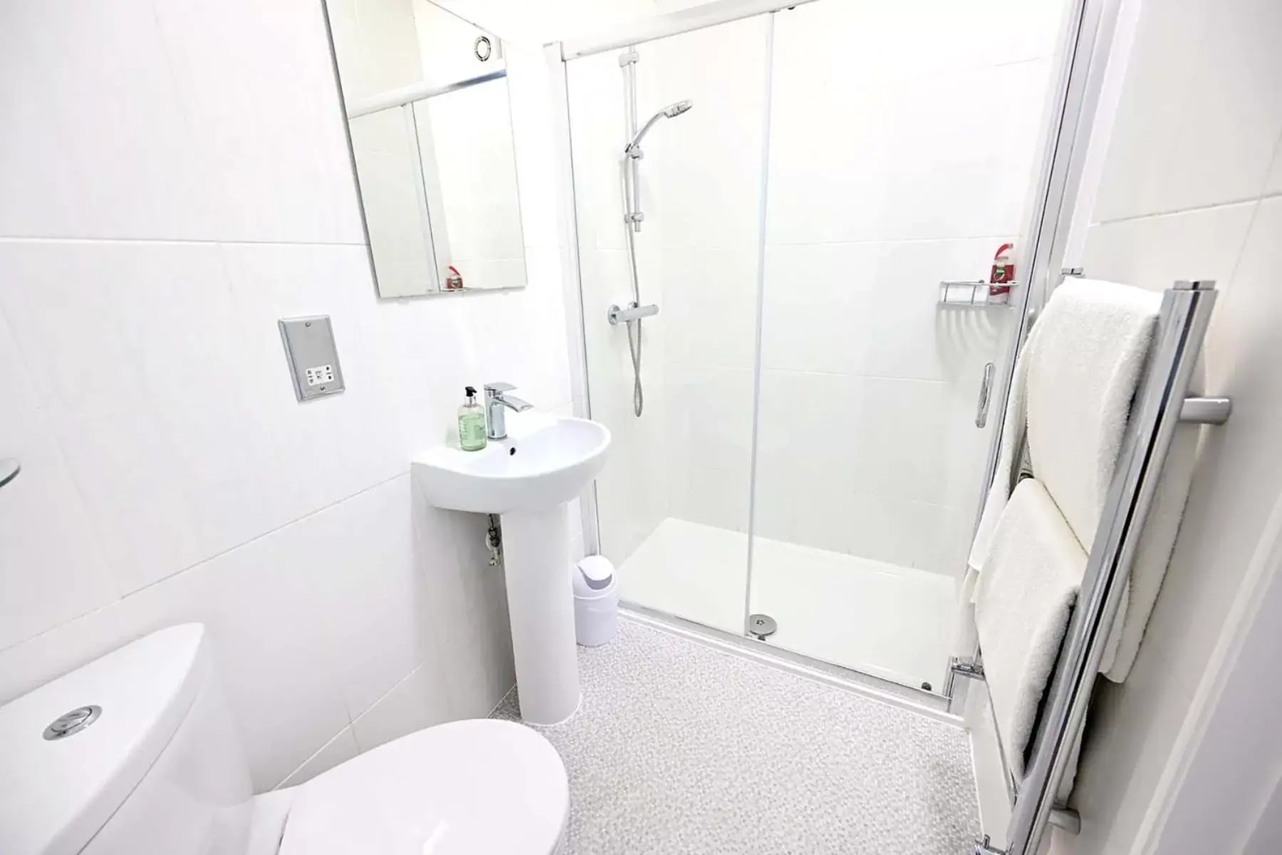 Twin Room in The Hathaways Twin Room in The Hathaways