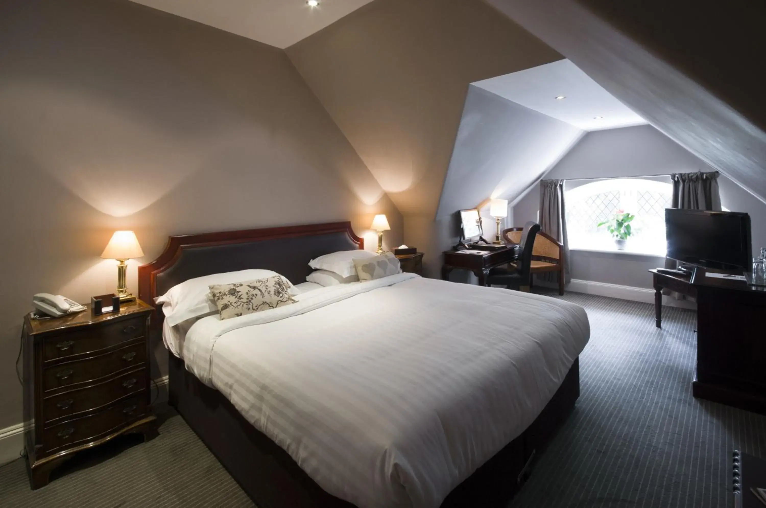 Classic Double or Twin Room in Chateau La Chaire Classic Double or Twin Room in Chateau La Chaire