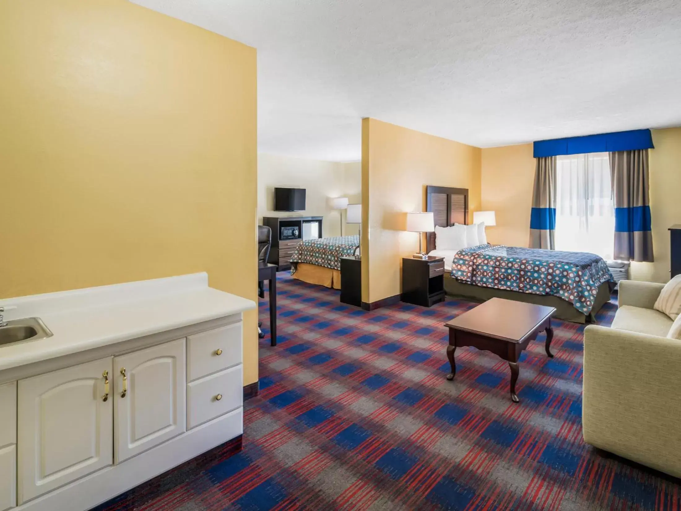 One King Bed One Double Bed Suite in Americas Best Value Inn - Clayton One King Bed One Double Bed Suite in Americas Best Value Inn - Clayton