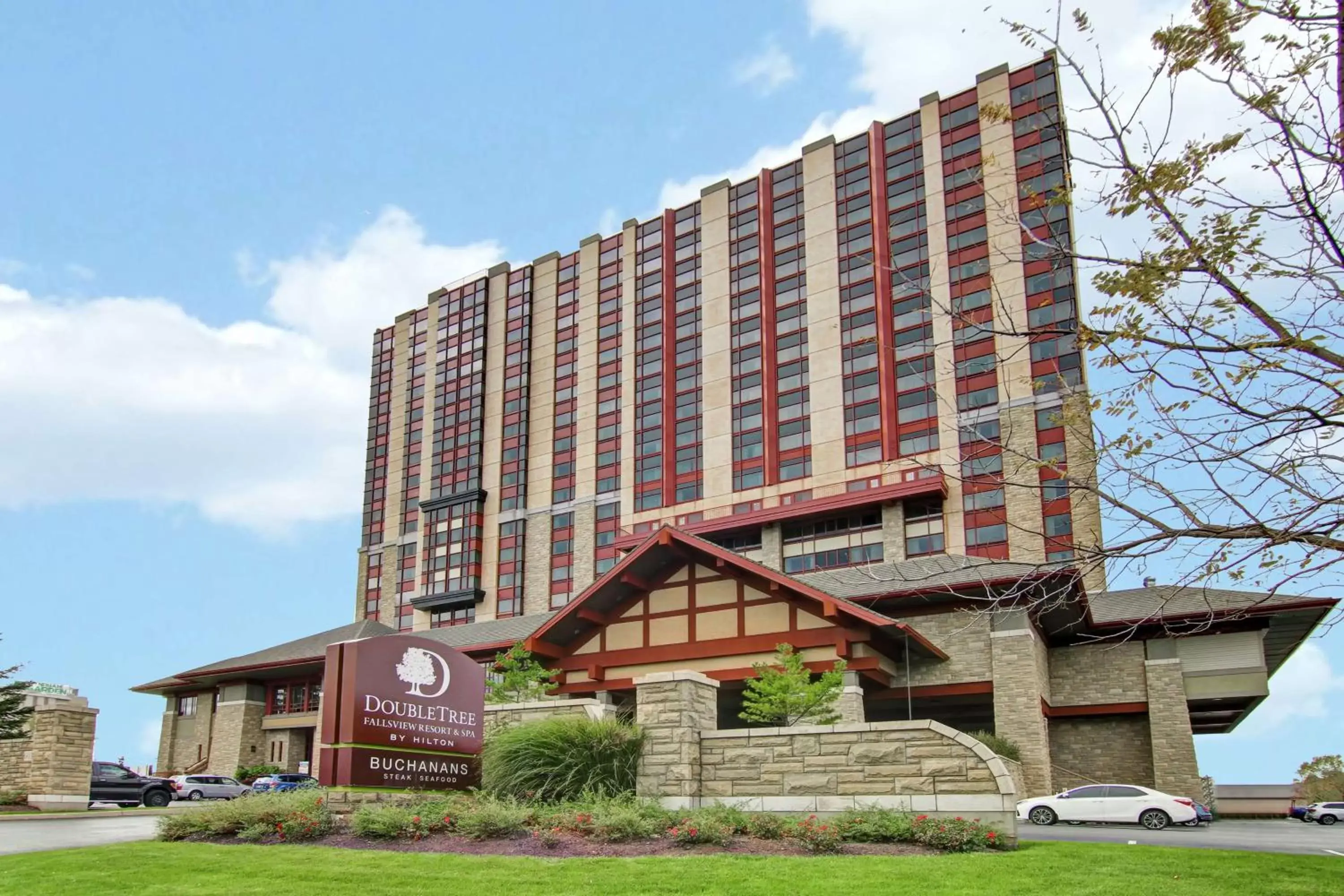 DoubleTree Fallsview Resort & Spa by Hilton - Niagara Falls DoubleTree Fallsview Resort & Spa by Hilton - Niagara Falls