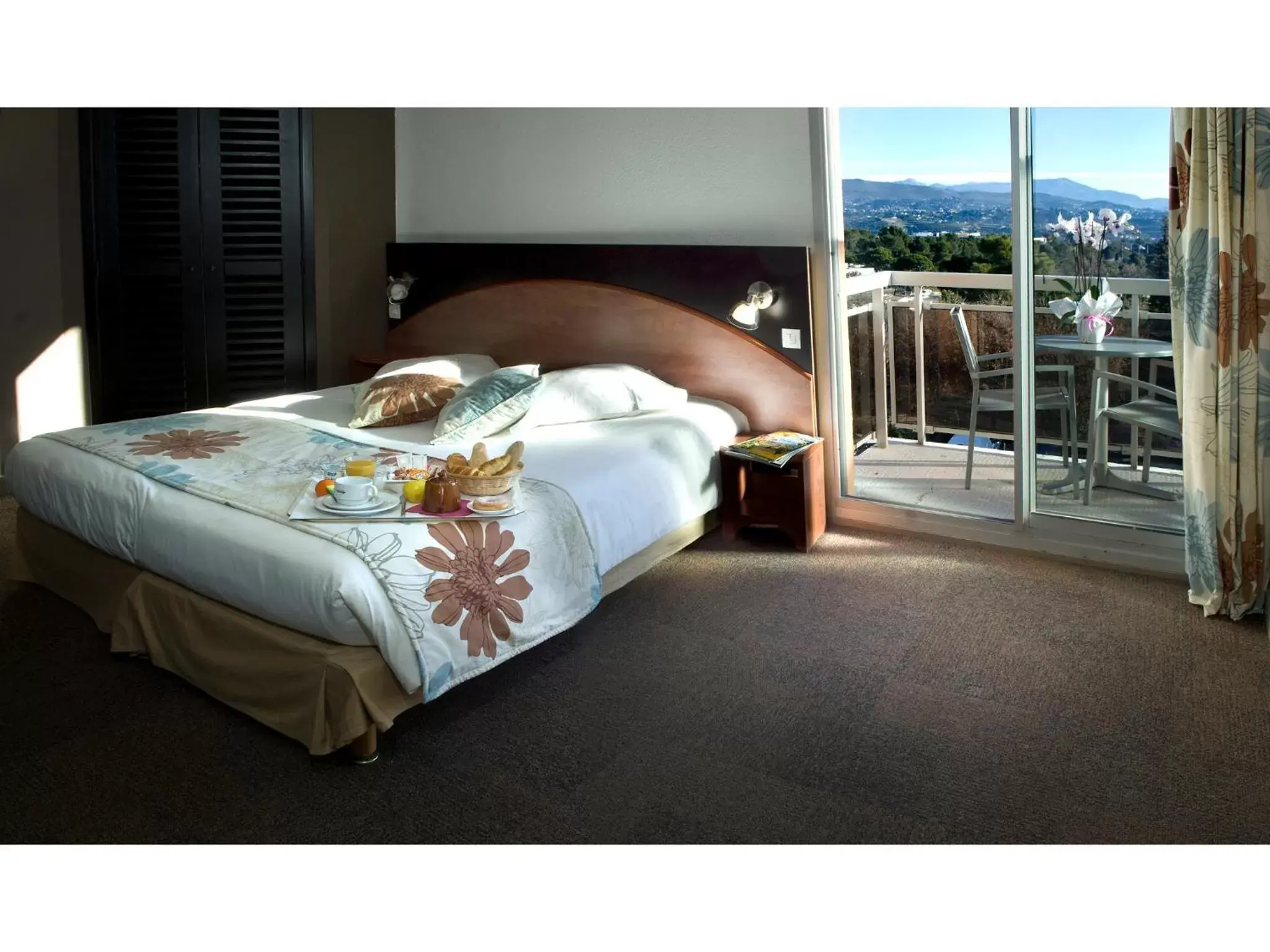 King Studio - single occupancy in Hôtel Du Baou King Studio - single occupancy in Hôtel Du Baou