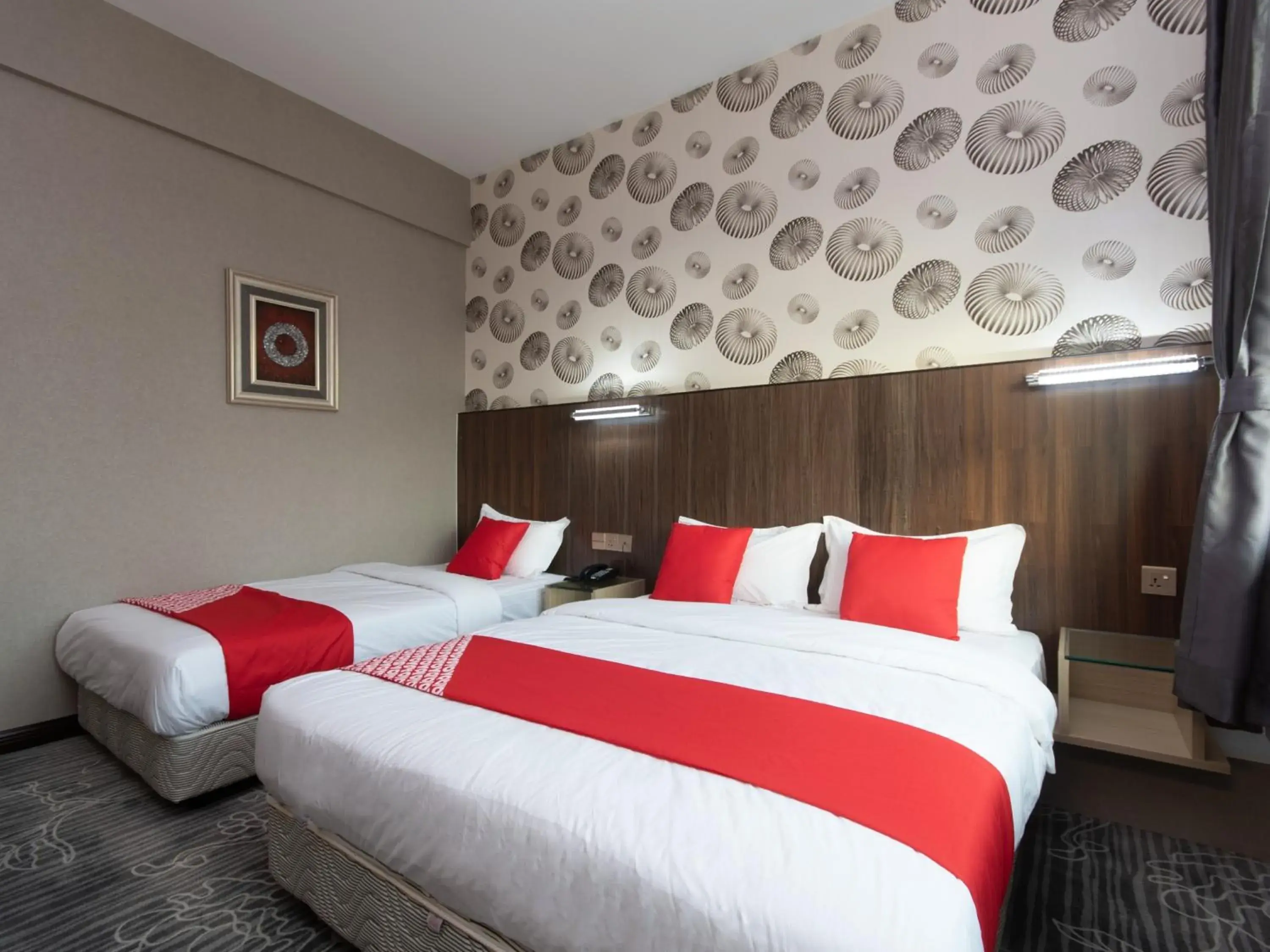 Deluxe Triple Room in OYO 89375 Regent Hotel Deluxe Triple Room in OYO 89375 Regent Hotel