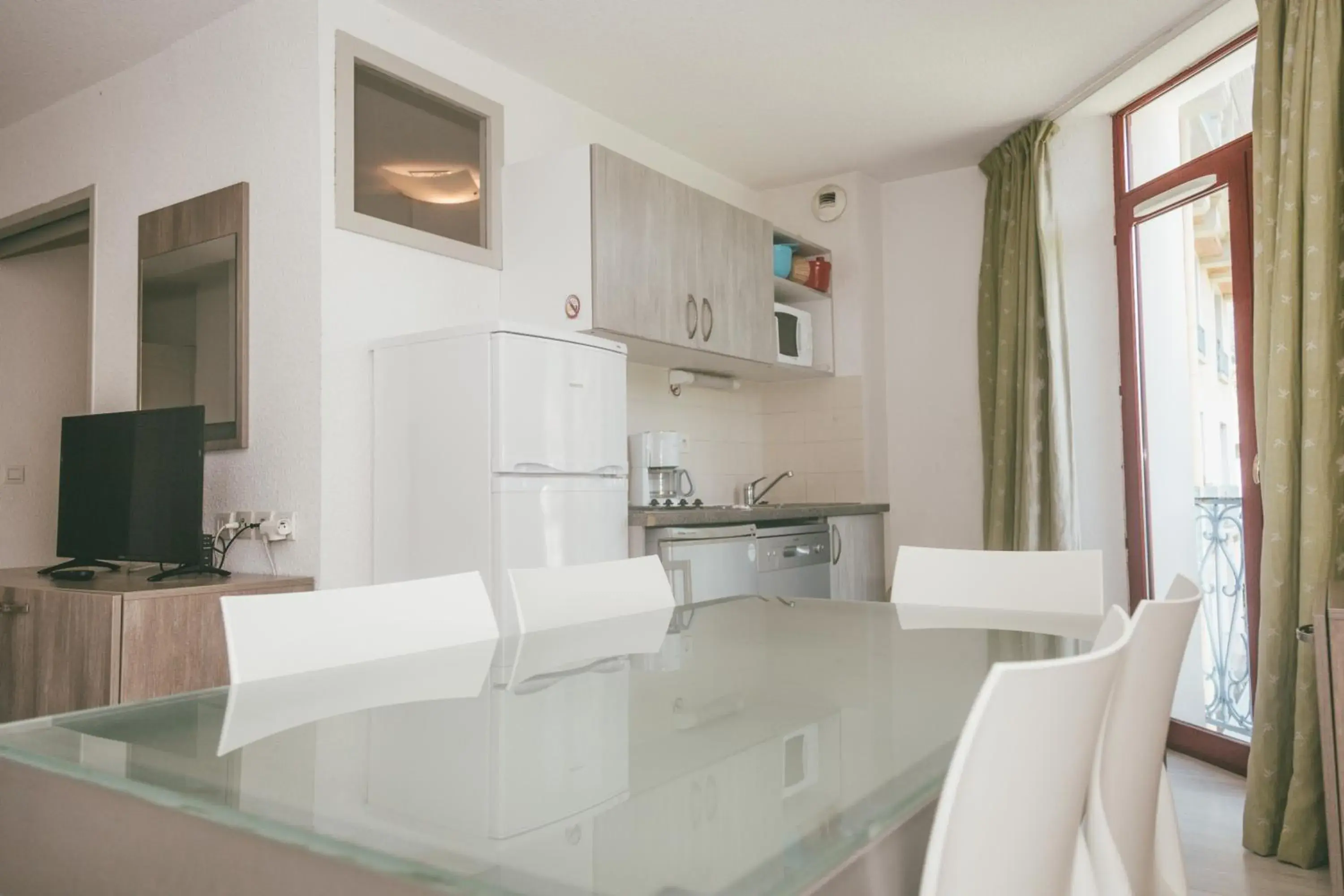 Two-Bedroom Apartment in Terres de France - Appart'Hotel le Splendid Two-Bedroom Apartment in Terres de France - Appart'Hotel le Splendid