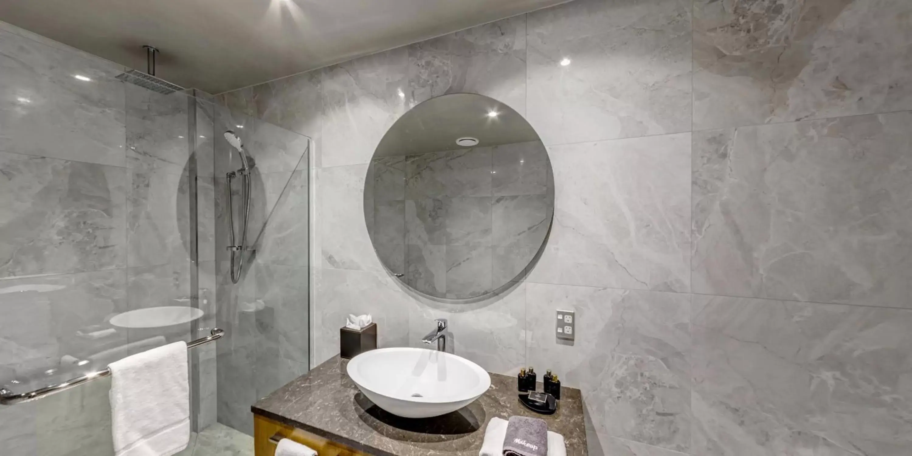 Junior Four Bedroom Suite in Distinction Dunedin Hotel Junior Four Bedroom Suite in Distinction Dunedin Hotel