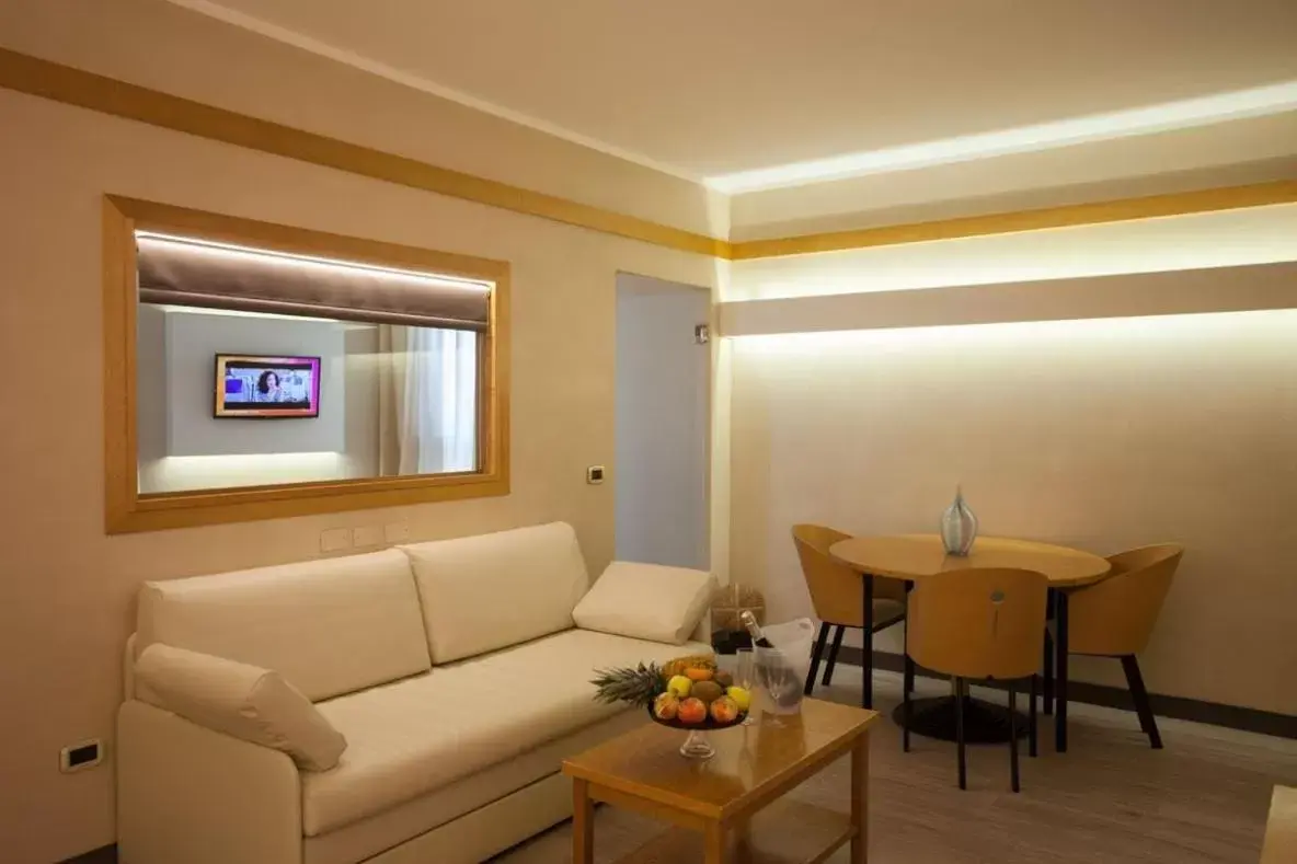 Suite with Hot Tub in Park Hotel Ai Pini & Restaurant Ai Pini Suite with Hot Tub in Park Hotel Ai Pini & Restaurant Ai Pini