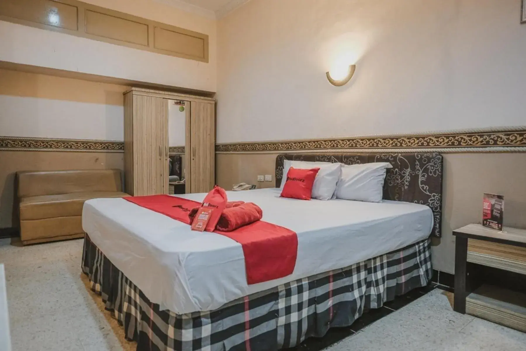 Double Room in RedDoorz Plus @ Tanjung Karang Lampung 2 Double Room in RedDoorz Plus @ Tanjung Karang Lampung 2