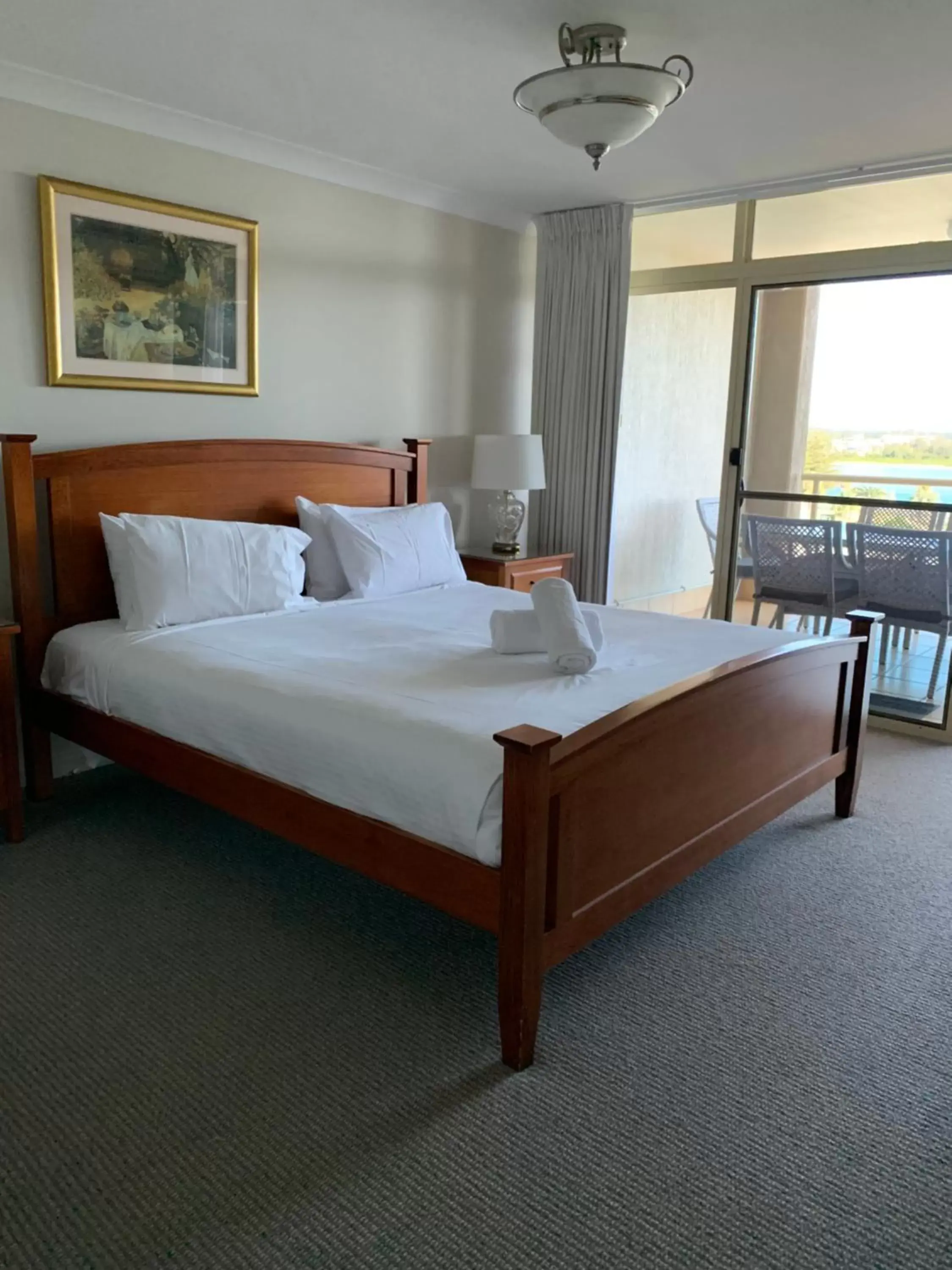 One-Bedroom Apartment - Water View in Northpoint Apartments One-Bedroom Apartment - Water View in Northpoint Apartments