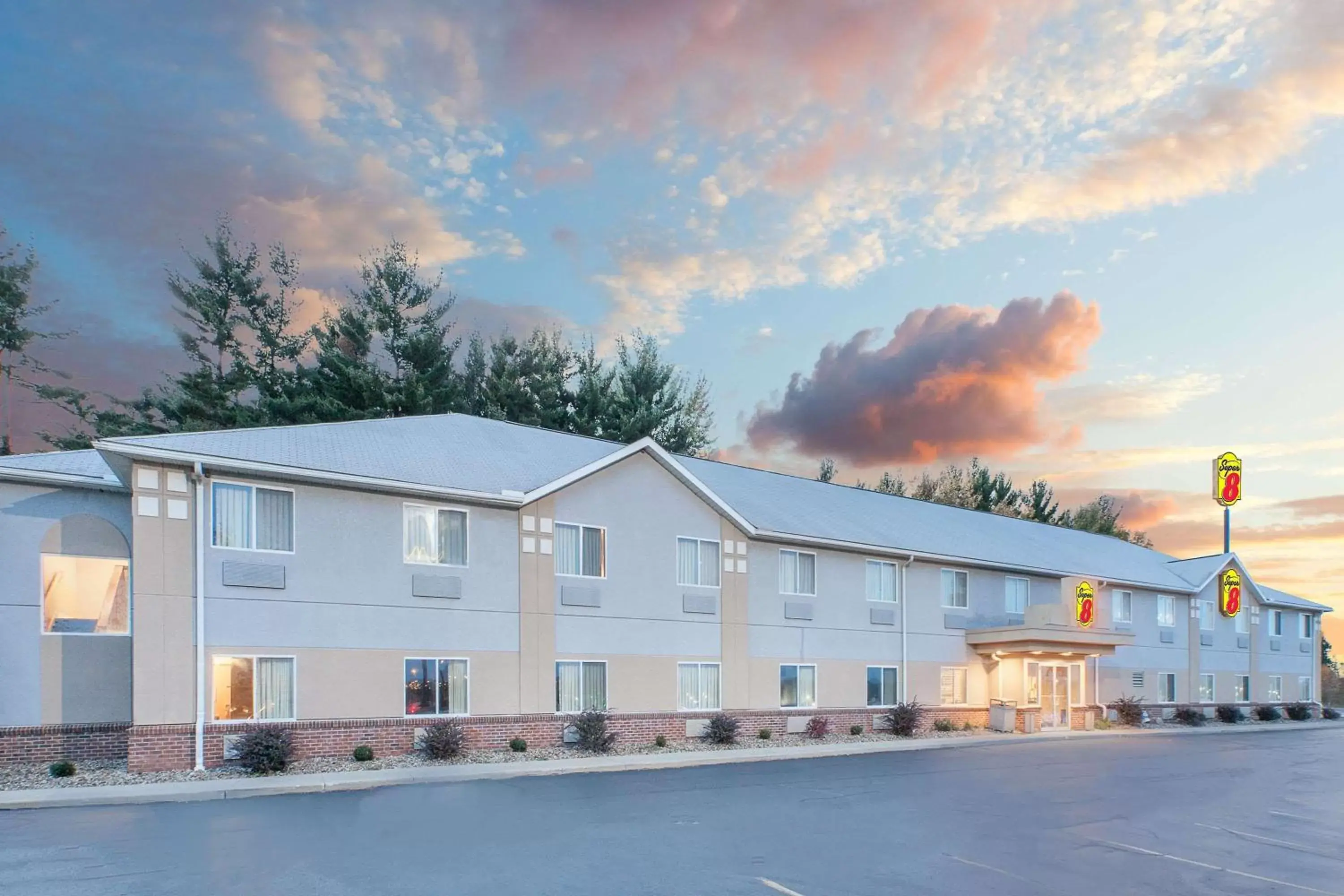 Super 8 by Wyndham Seville Super 8 by Wyndham Seville