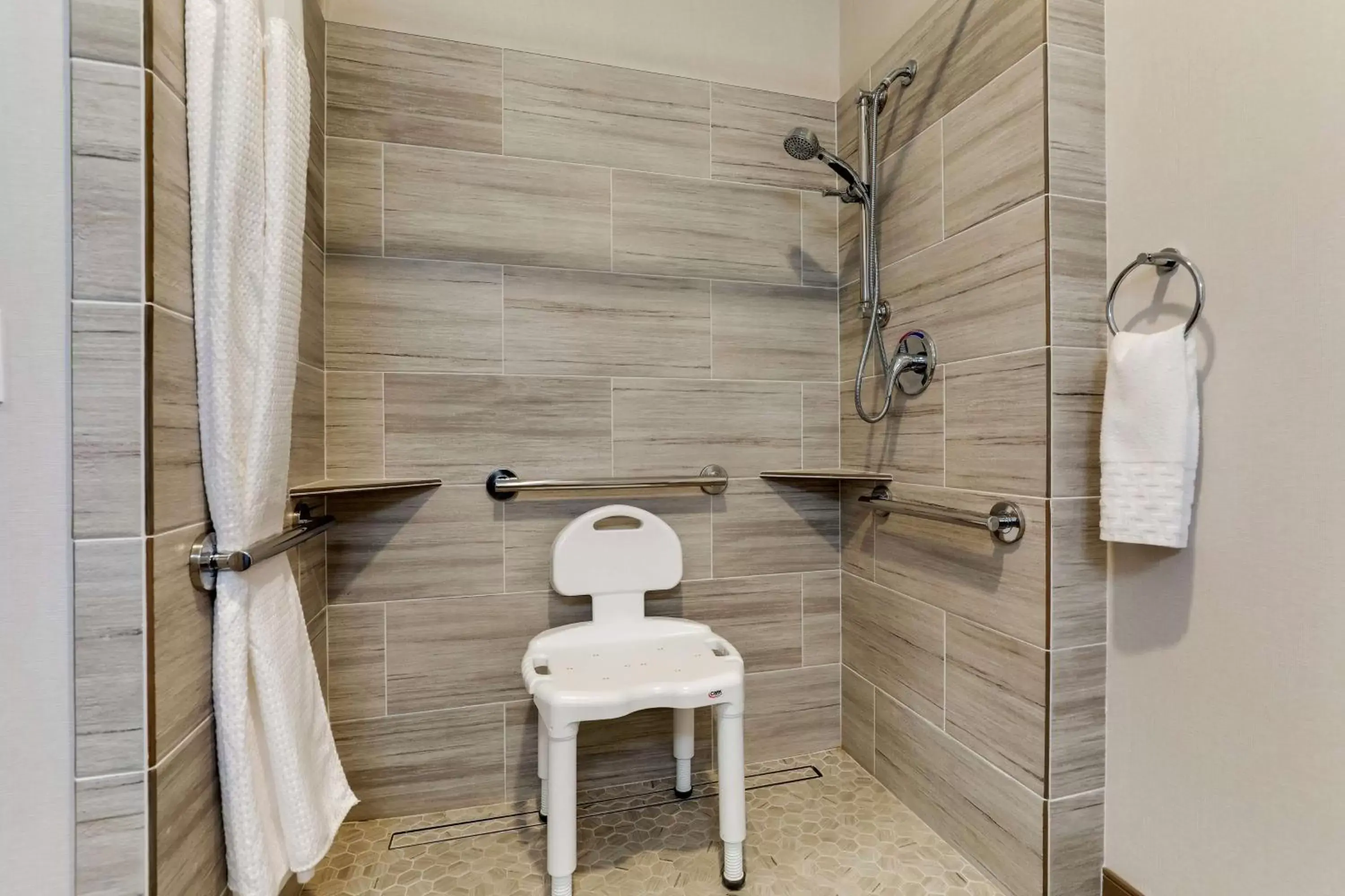 King Room with Mobility Accessible Roll-In Shower in Best Western Plus Riata Hotel King Room with Mobility Accessible Roll-In Shower in Best Western Plus Riata Hotel
