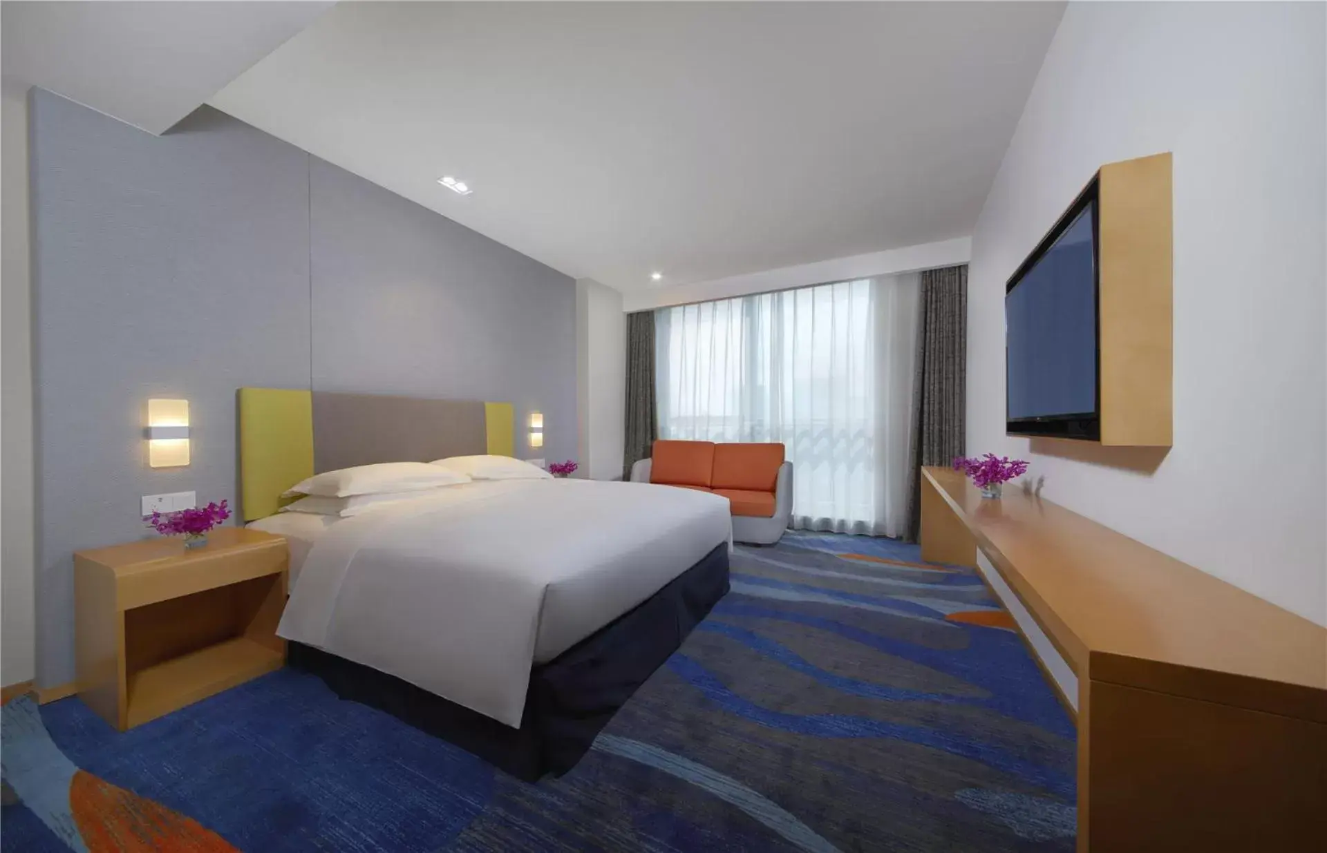 Standard King Room - Disability Access in Holiday Inn Express Zhengzhou Zhengdong by IHG Standard King Room - Disability Access in Holiday Inn Express Zhengzhou Zhengdong by IHG