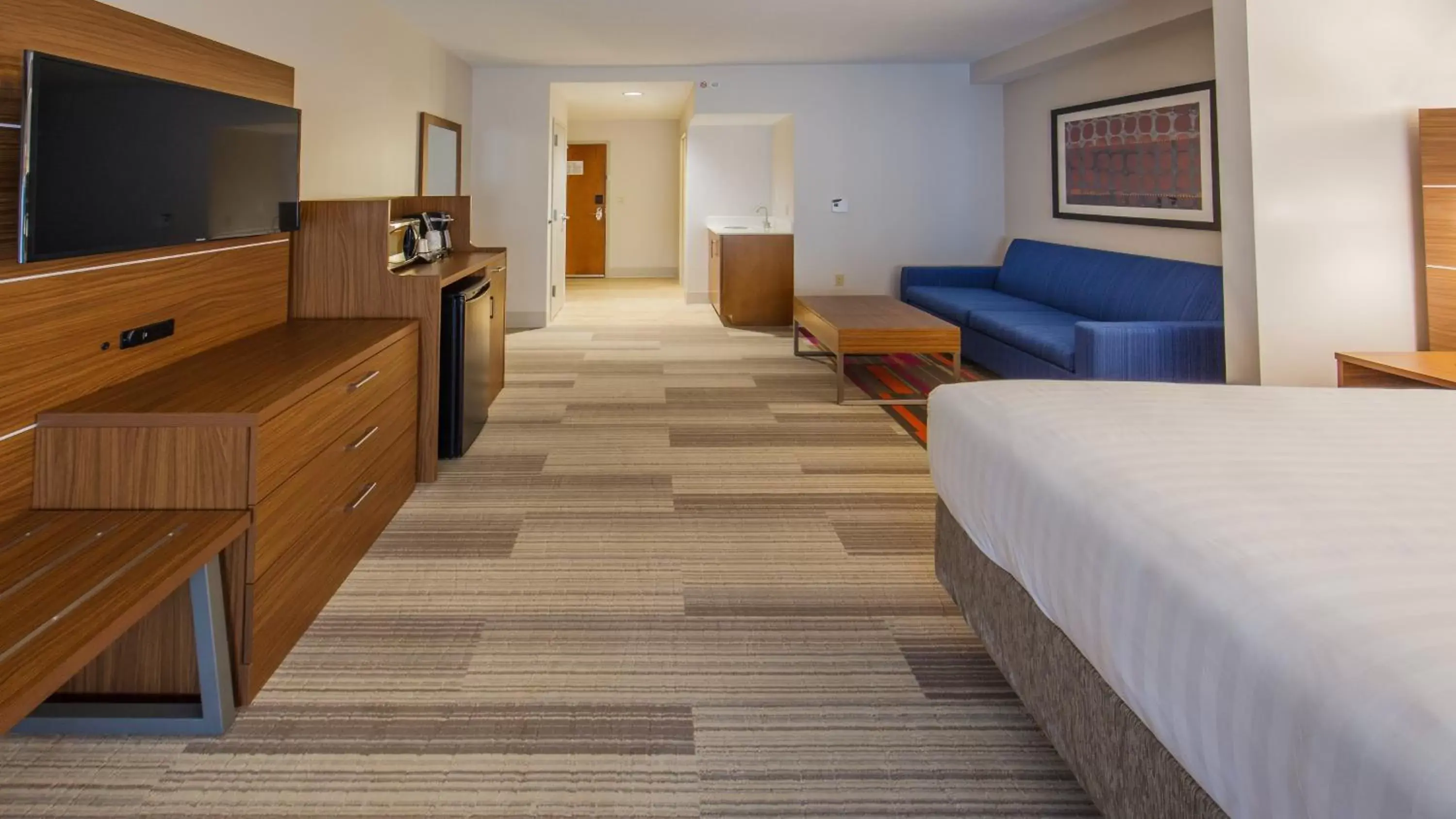 King Suite with Sofa Bed - Hearing Accessible in Holiday Inn Express Gatlinburg Downtown by IHG King Suite with Sofa Bed - Hearing Accessible in Holiday Inn Express Gatlinburg Downtown by IHG