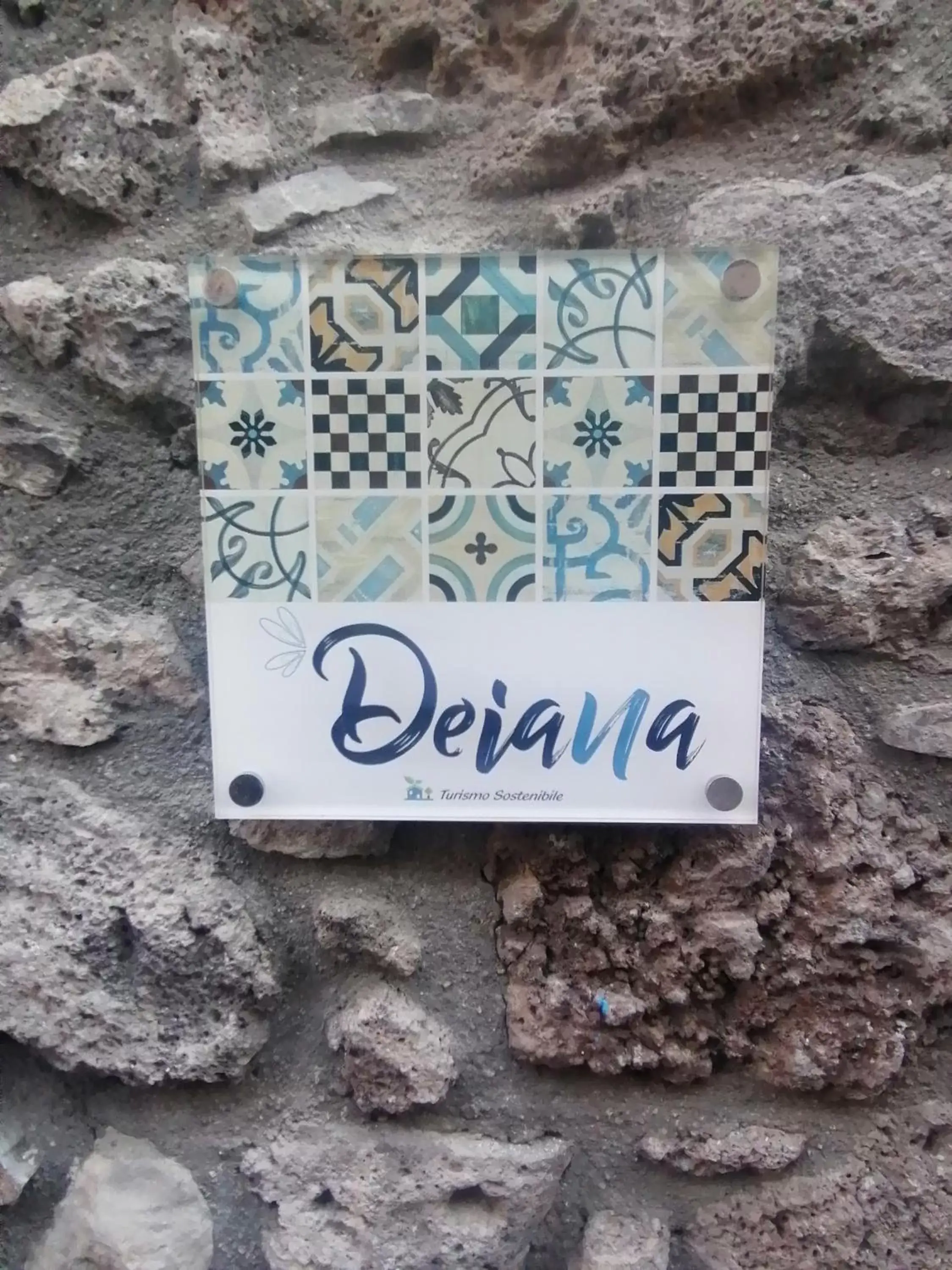 Double Room with Private Bathroom in Deiana affittacamere e pizzeria Double Room with Private Bathroom in Deiana affittacamere e pizzeria