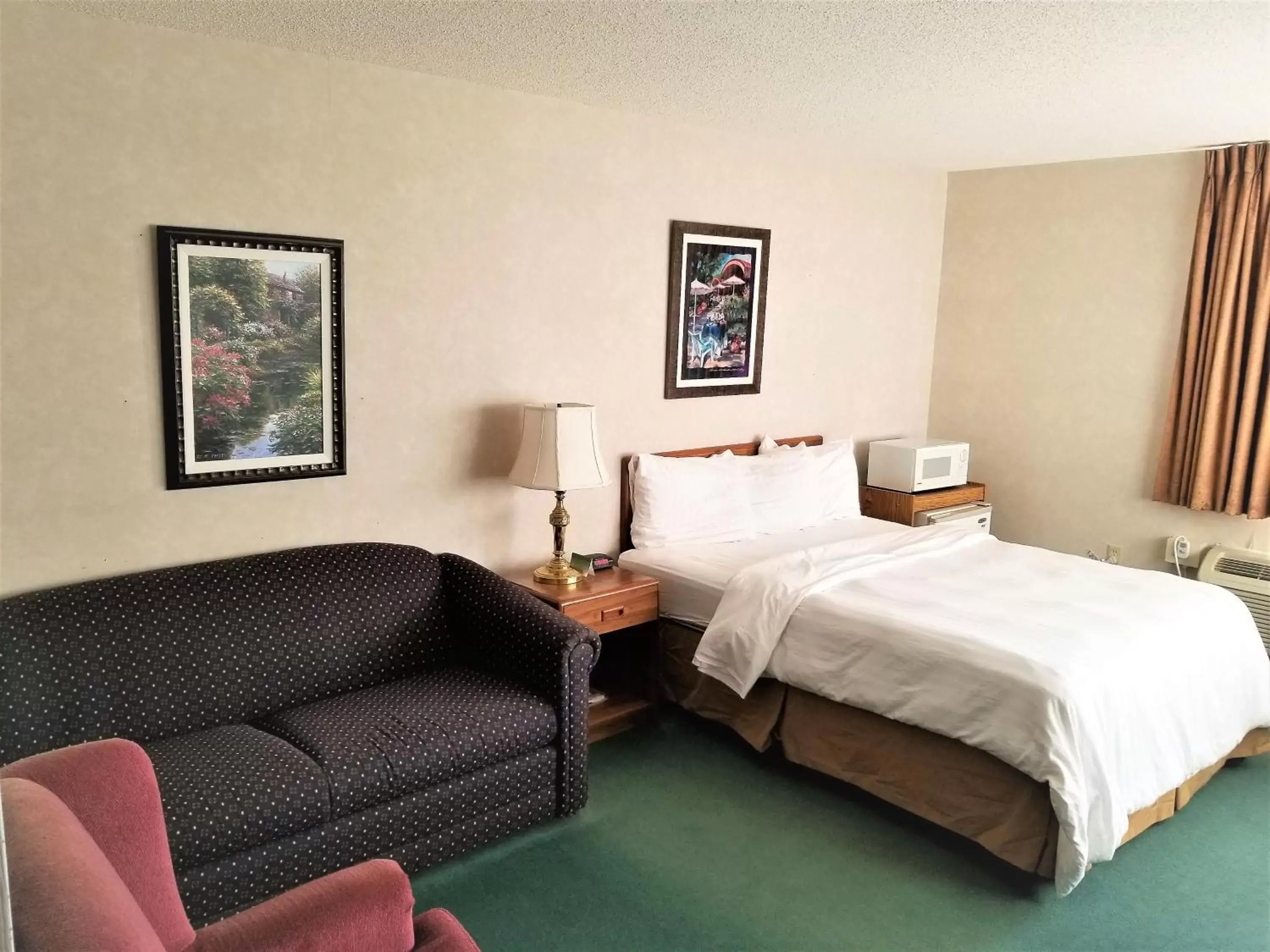 Standard Queen Room in Abby Inn Standard Queen Room in Abby Inn