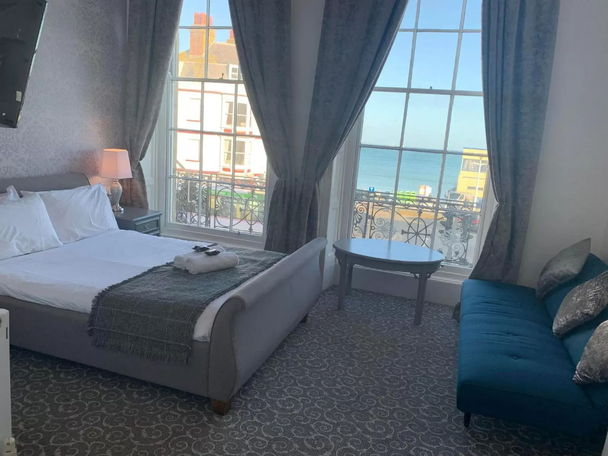 Seaview Double with Sofa in The Jubilee Hotel - with Spa and Restaurant and Entertainment Seaview Double with Sofa in The Jubilee Hotel - with Spa and Restaurant and Entertainment