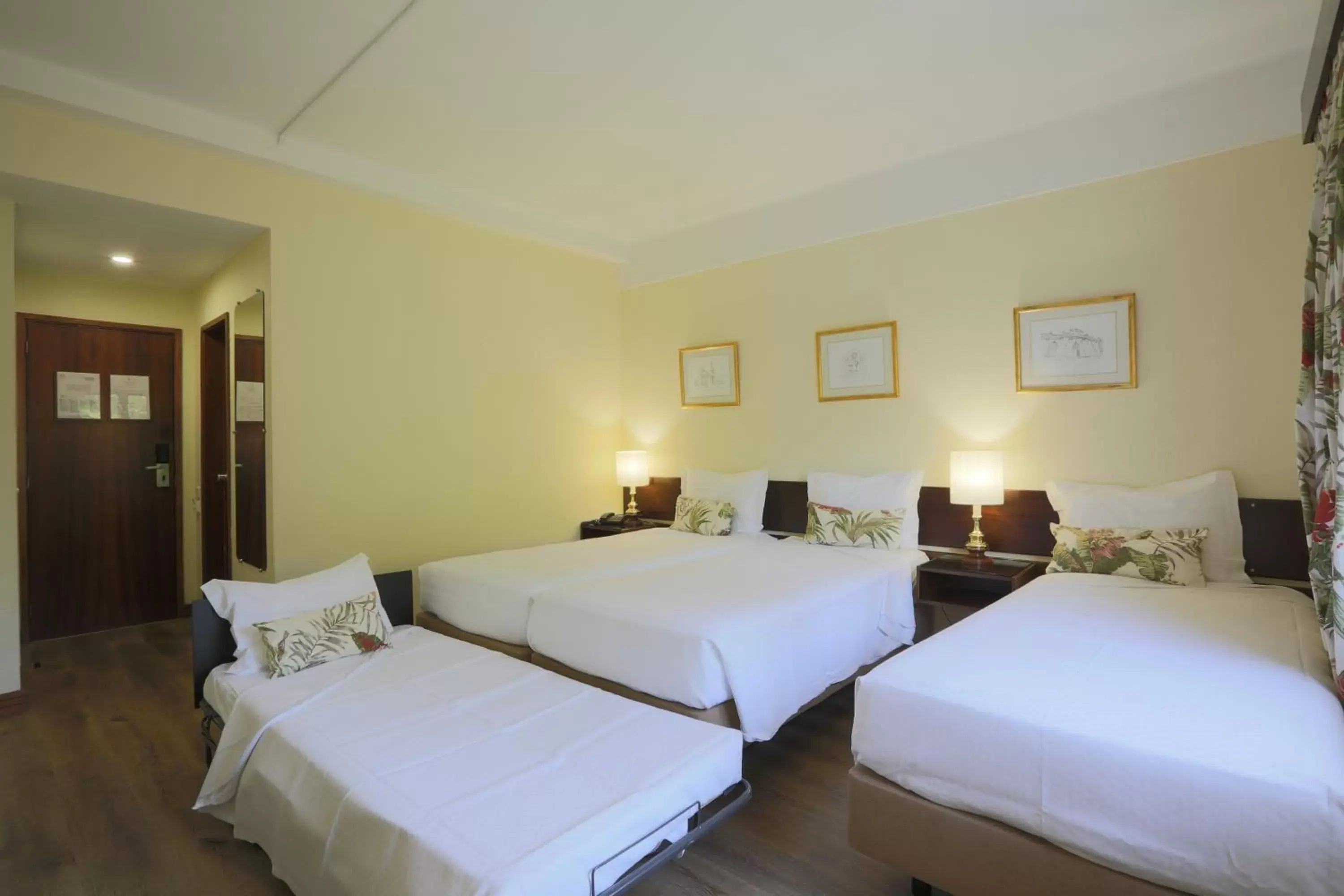 Family Room (2 Adults + 2 Child up to 12 Years) in Hotel D. Luis Family Room (2 Adults + 2 Child up to 12 Years) in Hotel D. Luis