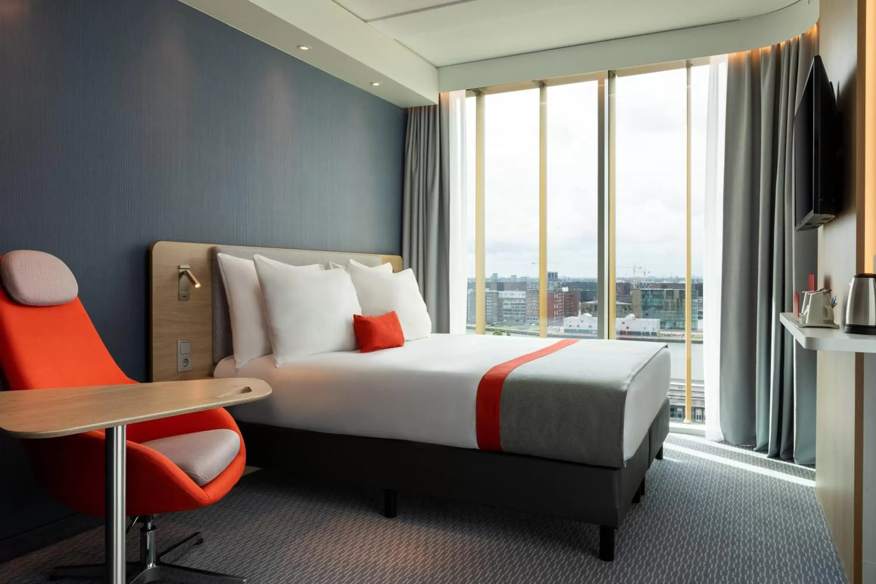 Standard Queen Room with City View - Free Breakfast in Holiday Inn Express Amsterdam - North Riverside by IHG Standard Queen Room with City View - Free Breakfast in Holiday Inn Express Amsterdam - North Riverside by IHG